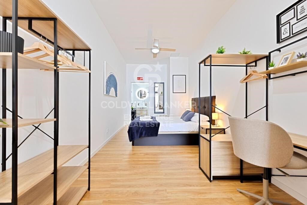 Apartamento Moderno con licencia turística en Av Pio Baroja, Campanar.