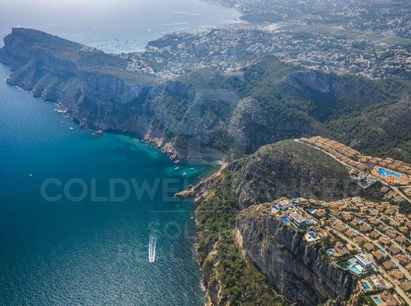 Commercial premises for rent in Cumbre del Sol - Lirios Shopping Centre, Costa Blanca