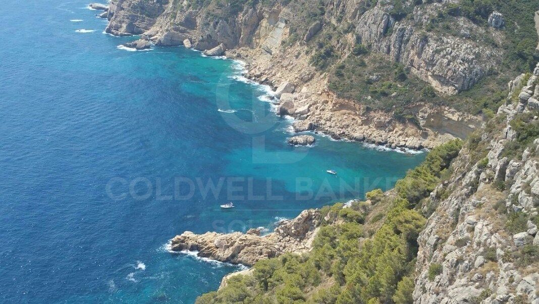 Commercial premises for rent in Cumbre del Sol - Lirios Shopping Centre, Costa Blanca