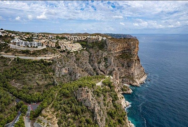 Commercial premises for rent in Cumbre del Sol - Lirios Shopping Centre, Costa Blanca