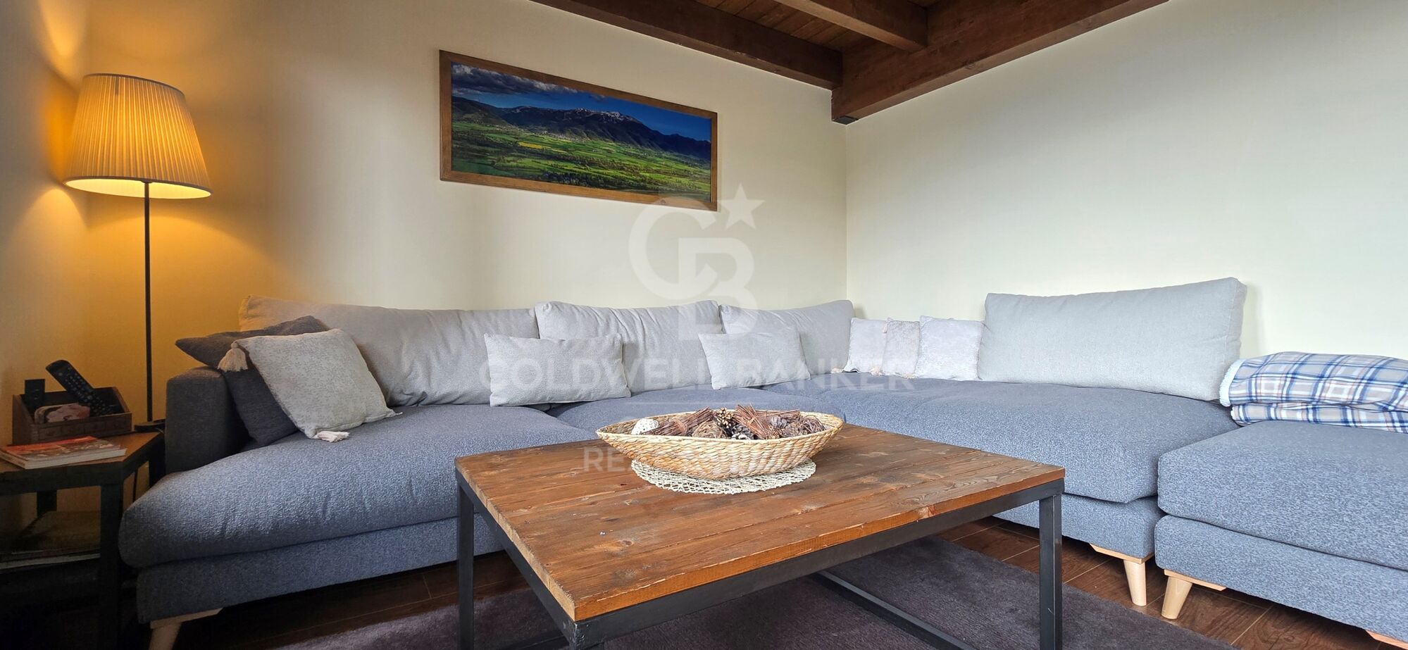 Encantador dúplex con terraza, piscina y vistas