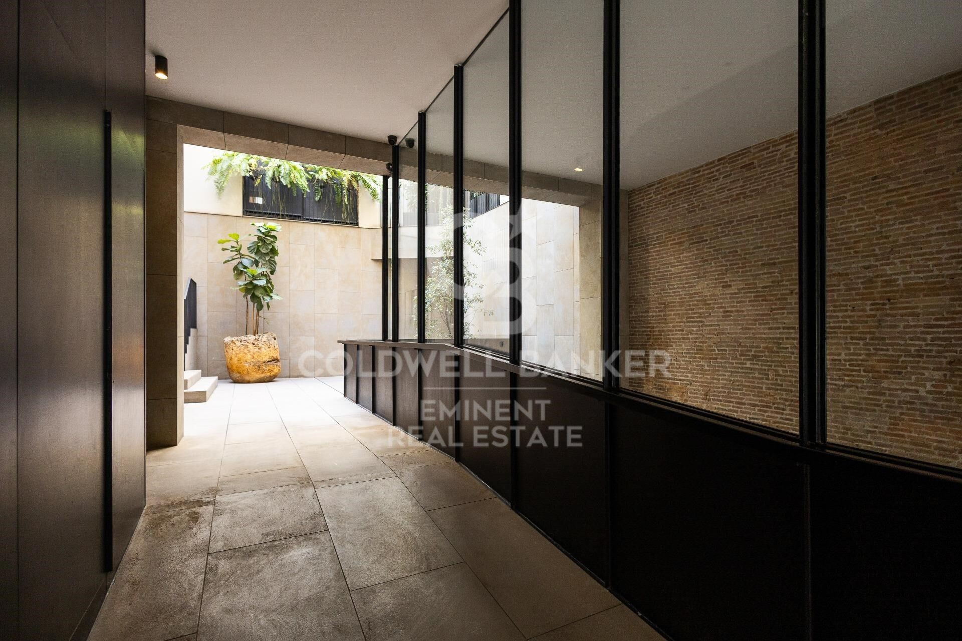 Piso con terraza y balcón , reformado y amueblado, en calle Princesa