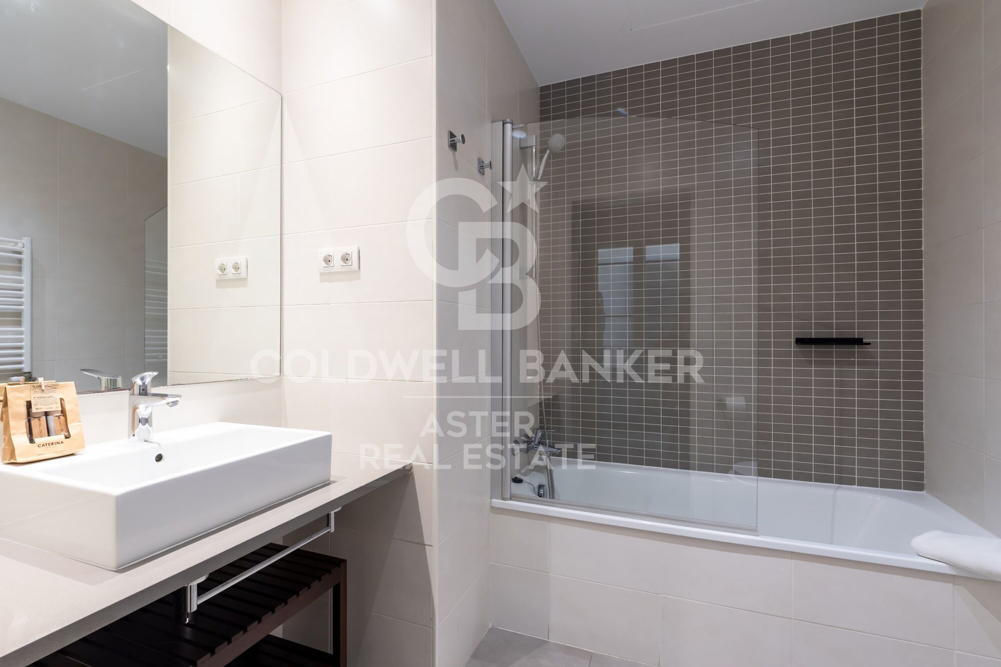 Furnished 3-Bedroom Flat in Barceloneta