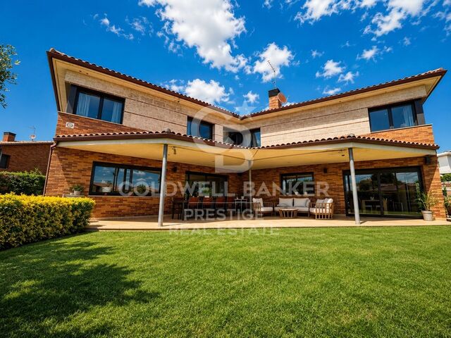 Luxusvilla mit Pool und privatem Garten in La Garriga
