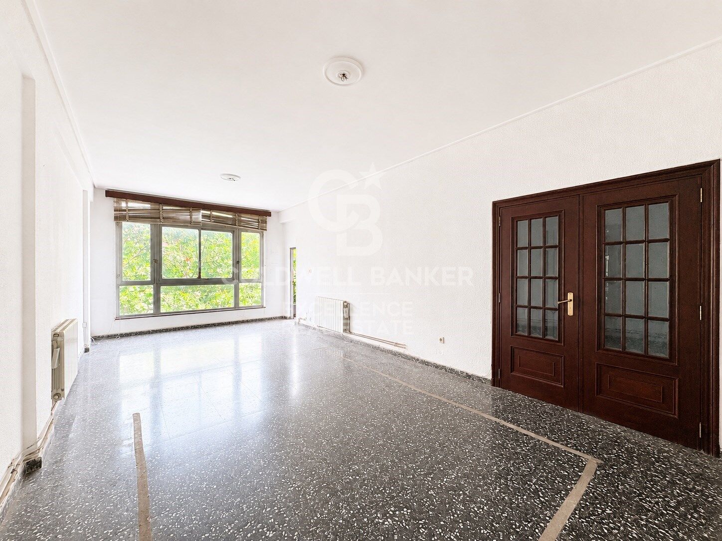 Bright Apartment with Terrace and Garage on Gran Vía Ramón y Cajal