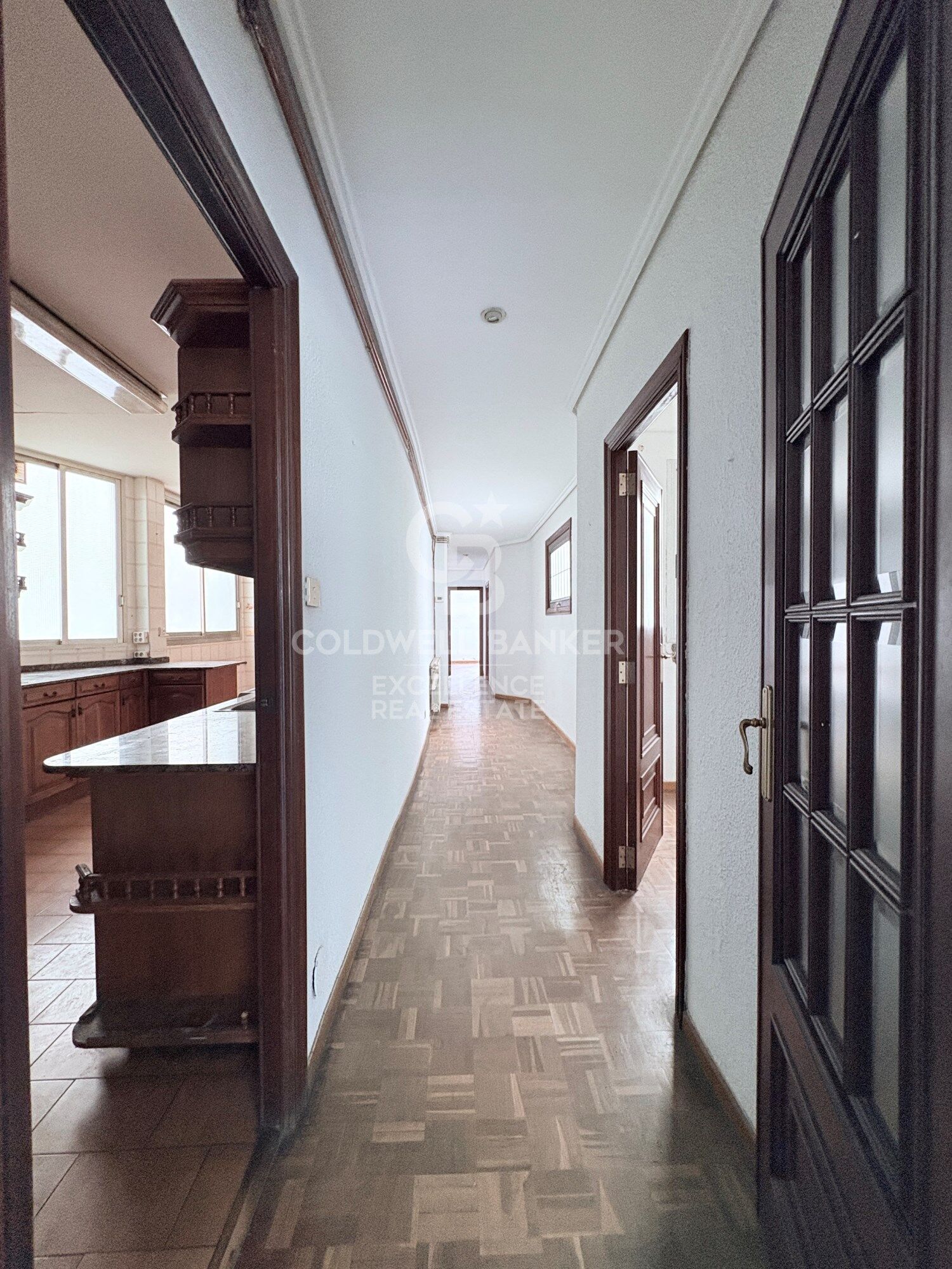 Bright Apartment with Terrace and Garage on Gran Vía Ramón y Cajal