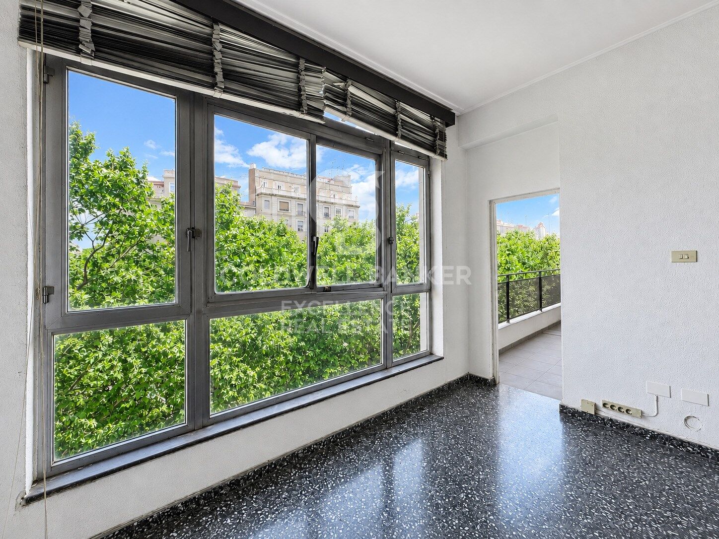 190 m² große Wohnung mit Terrasse, Garage und großem Potenzial an der Gran Vía Ramón y Cajal