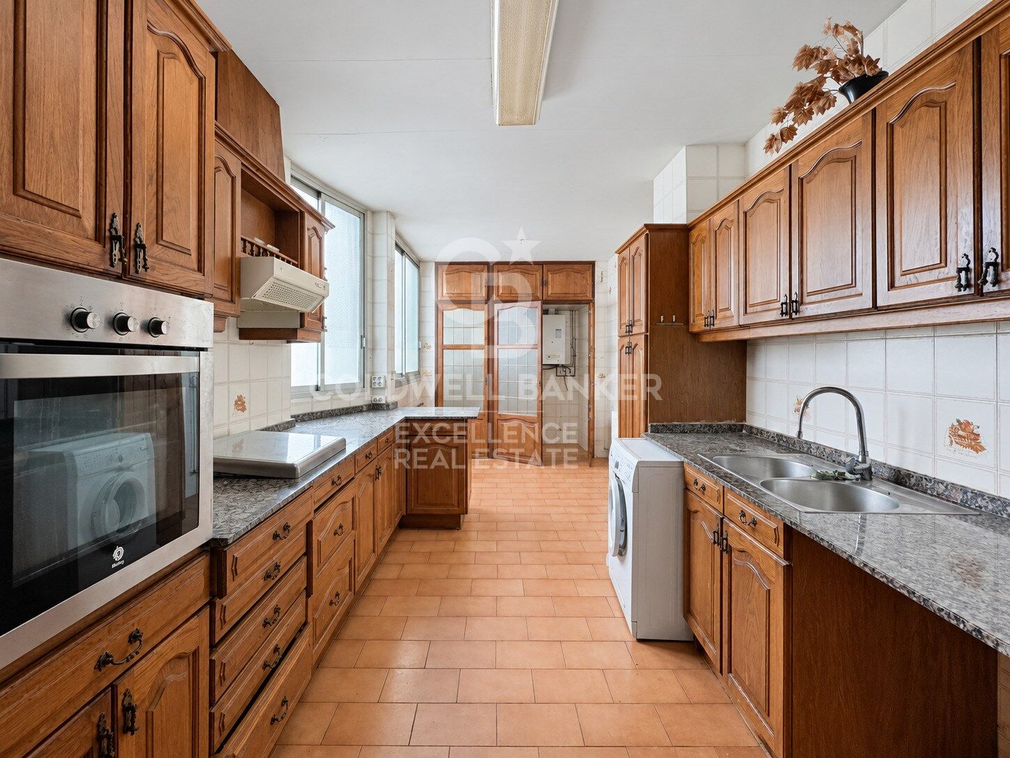 190 m² große Wohnung mit Terrasse, Garage und großem Potenzial an der Gran Vía Ramón y Cajal
