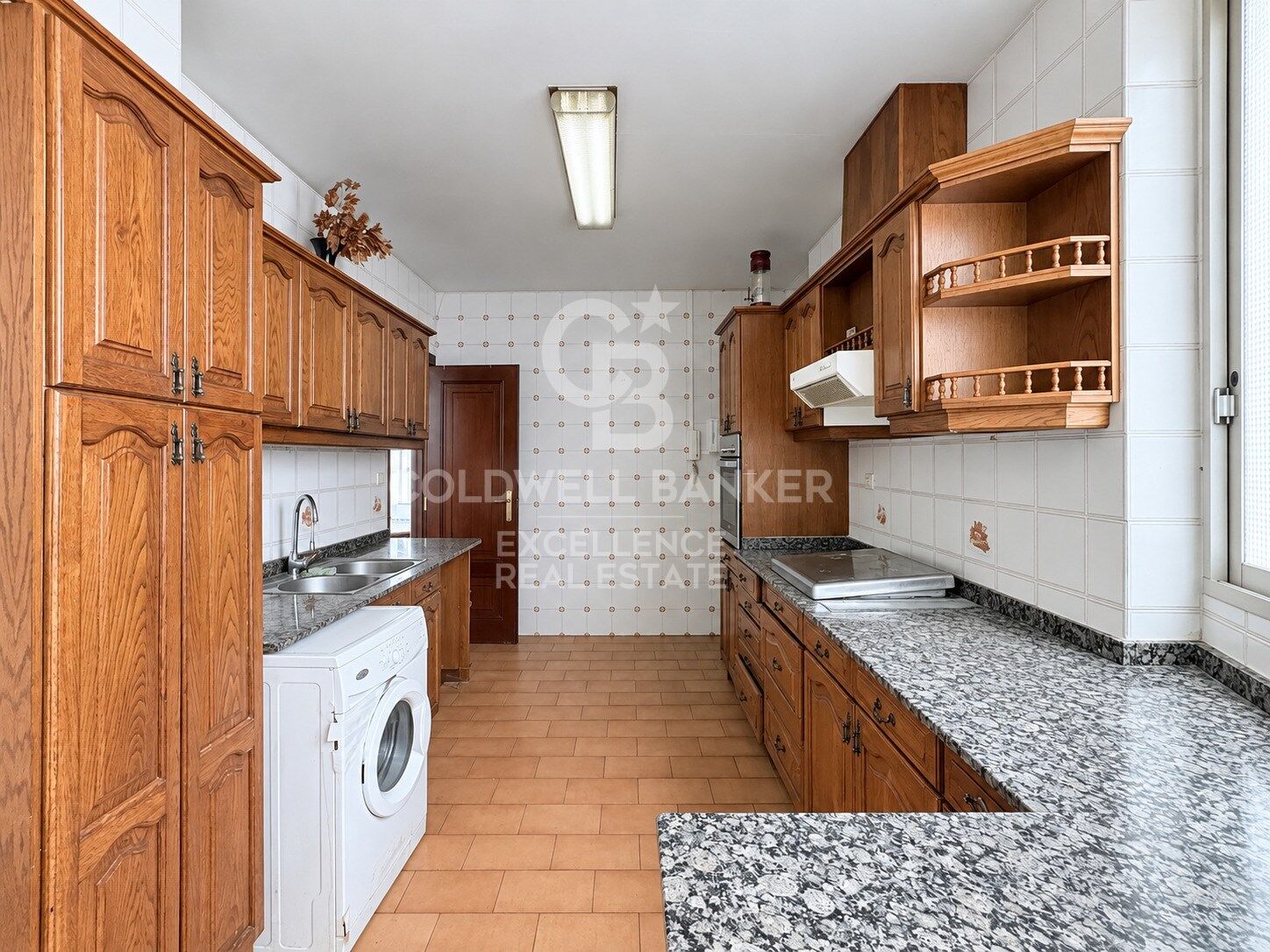 190 m² große Wohnung mit Terrasse, Garage und großem Potenzial an der Gran Vía Ramón y Cajal