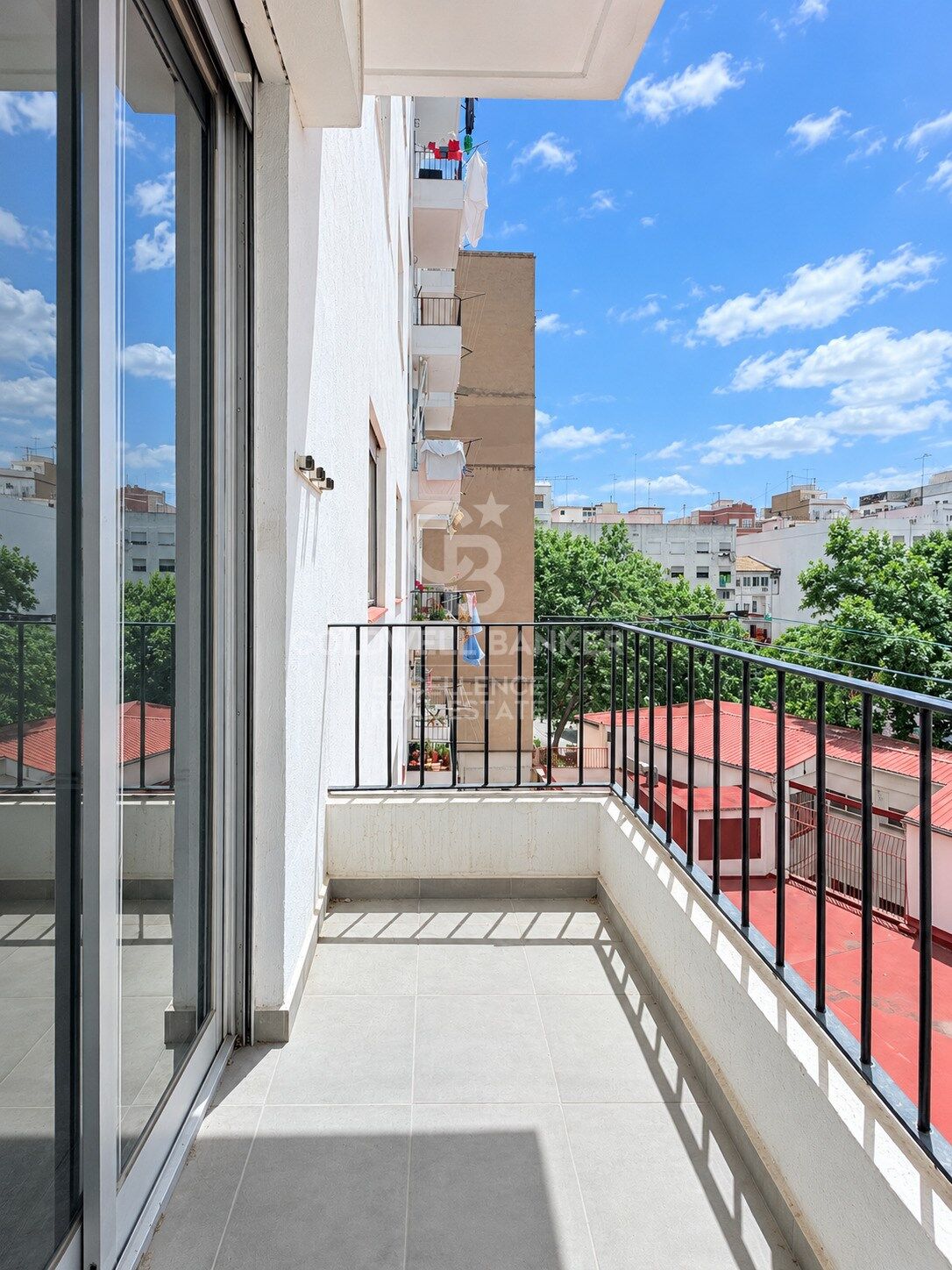 190 m² große Wohnung mit Terrasse, Garage und großem Potenzial an der Gran Vía Ramón y Cajal