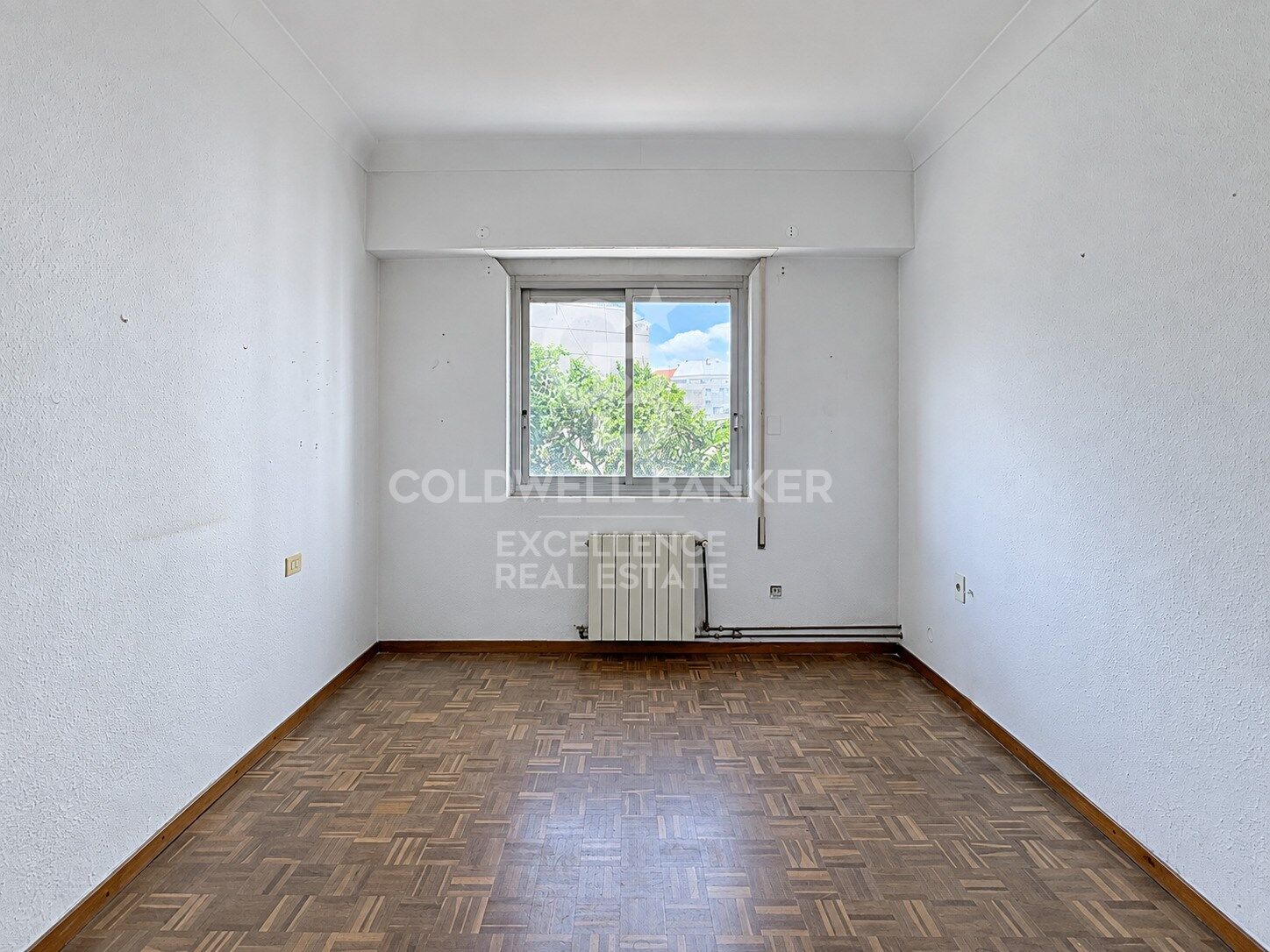 190 m² große Wohnung mit Terrasse, Garage und großem Potenzial an der Gran Vía Ramón y Cajal