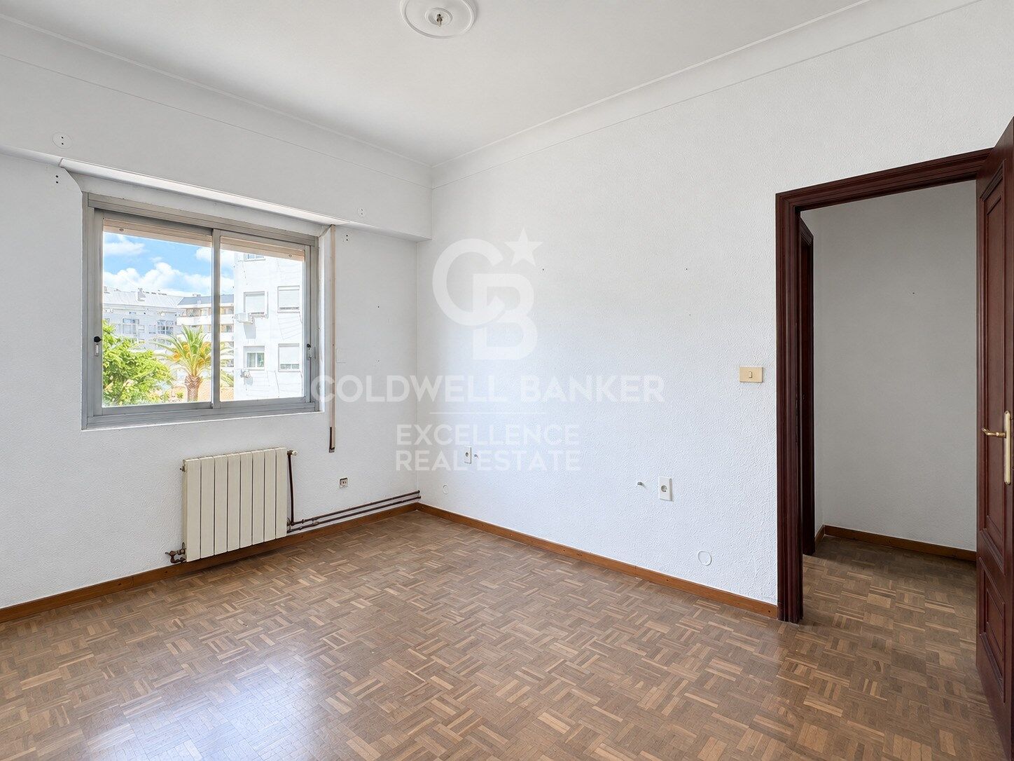 190 m² große Wohnung mit Terrasse, Garage und großem Potenzial an der Gran Vía Ramón y Cajal