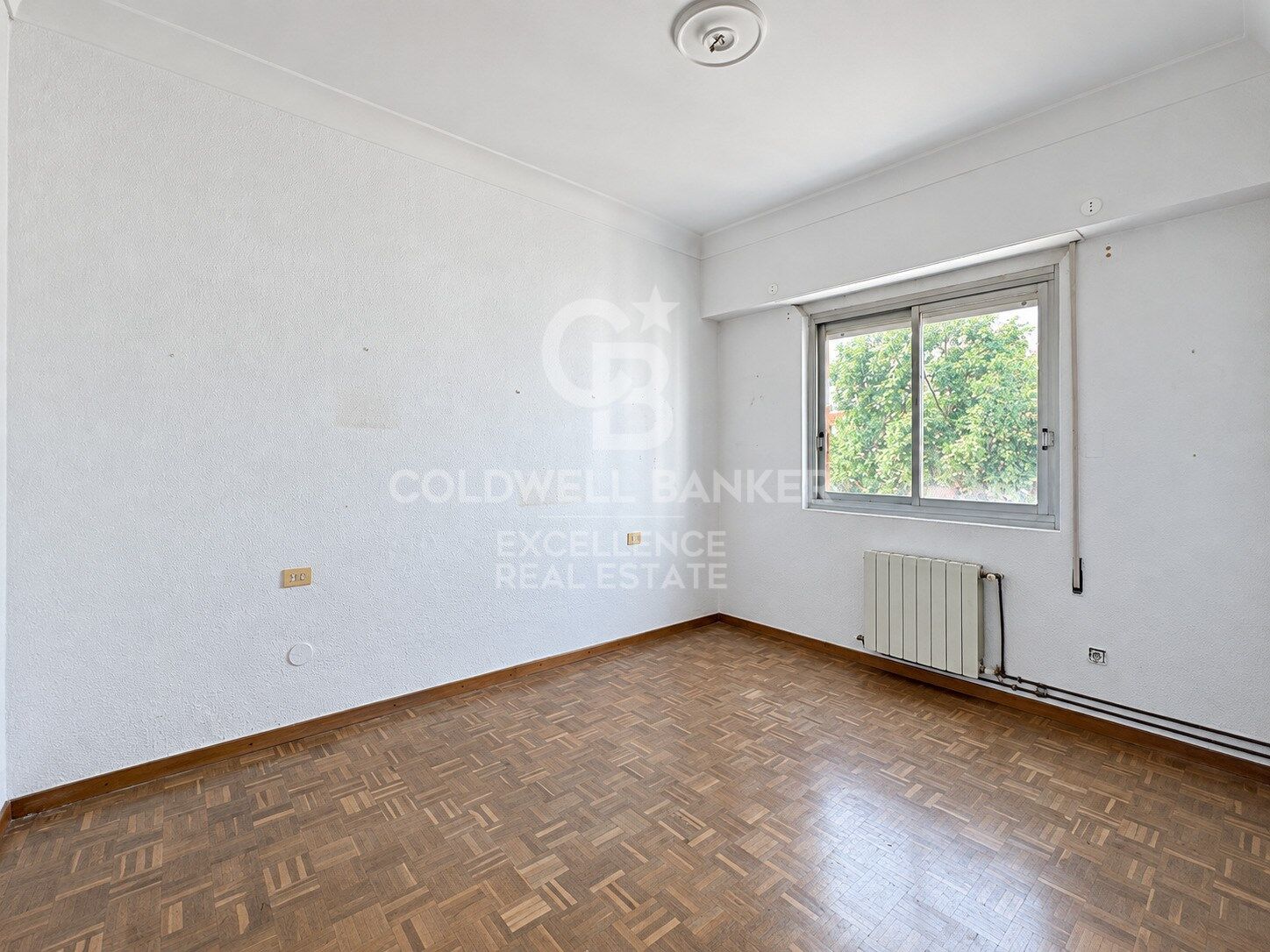 190 m² große Wohnung mit Terrasse, Garage und großem Potenzial an der Gran Vía Ramón y Cajal