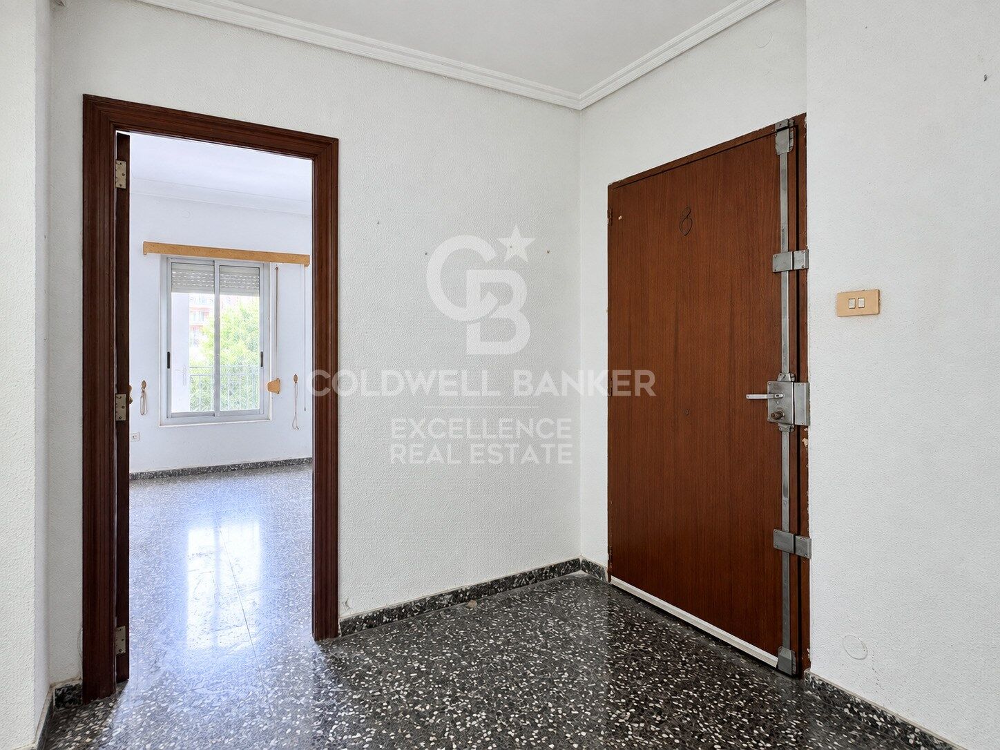 190 m² große Wohnung mit Terrasse, Garage und großem Potenzial an der Gran Vía Ramón y Cajal