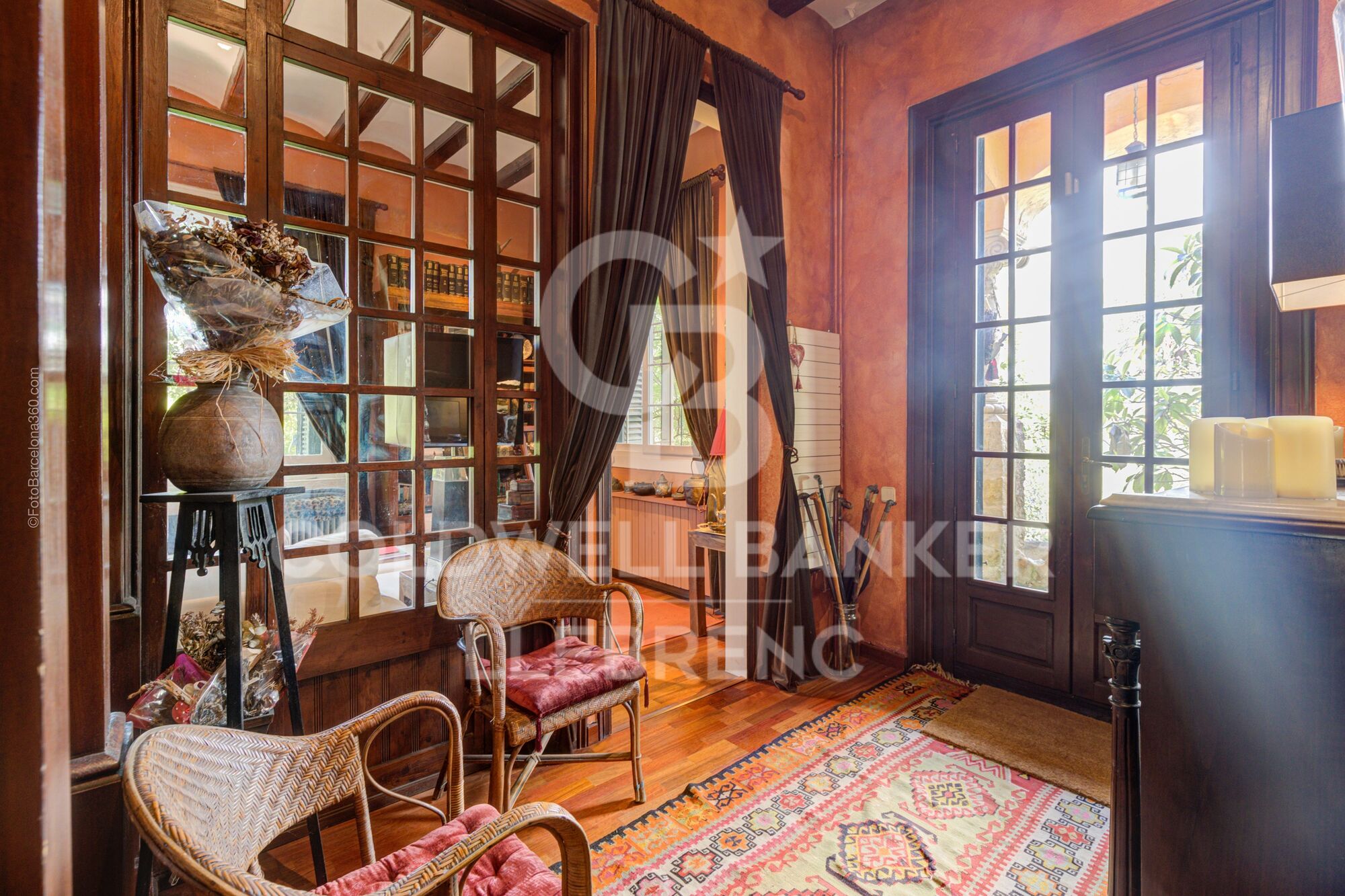 Charmante propriété à vendre à Vallvidrera avec éléments modernistes, jardin et piscine