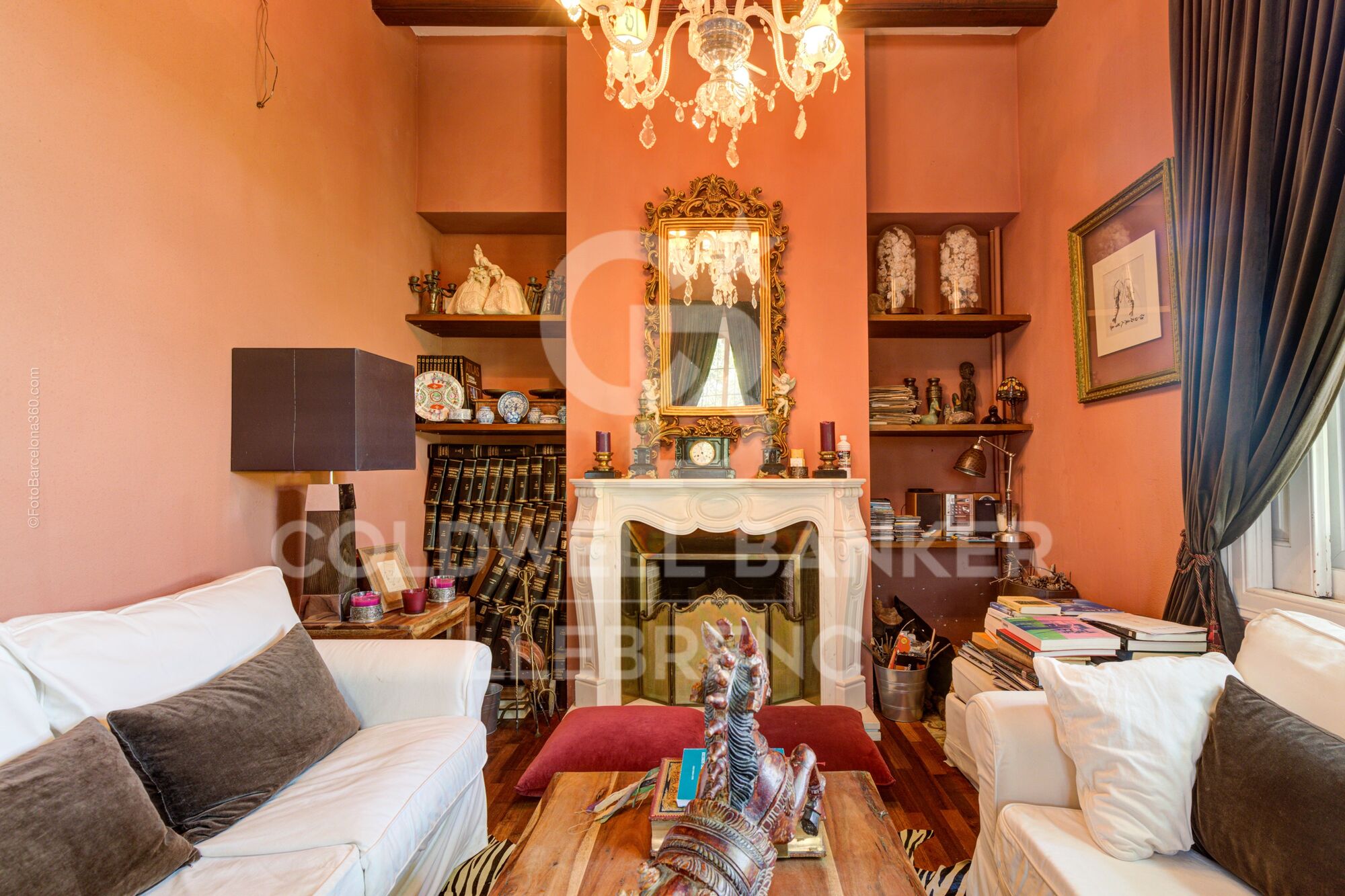 Charmante propriété à vendre à Vallvidrera avec éléments modernistes, jardin et piscine