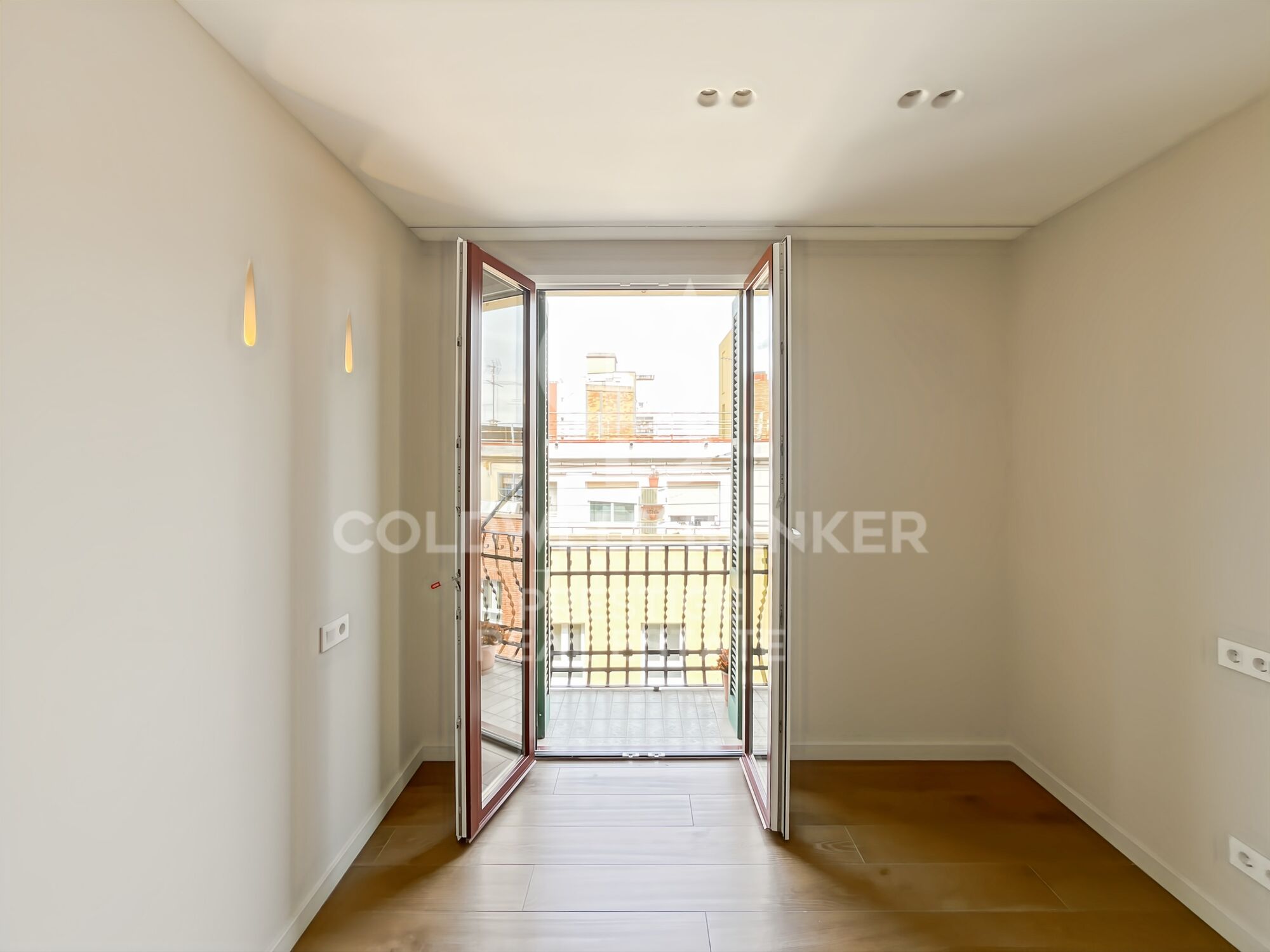 Brand-new, fully renovated penthouse in La Barceloneta