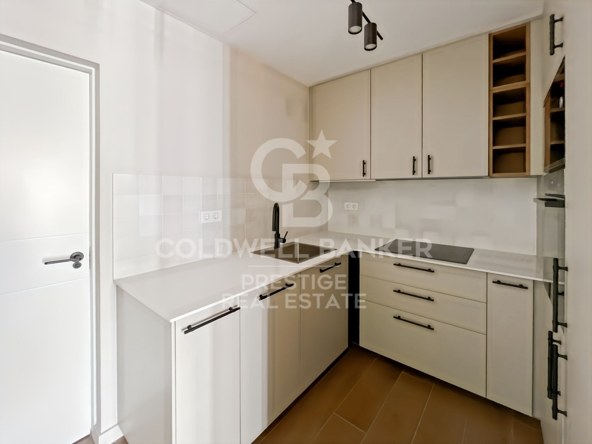 Brand-new, fully renovated penthouse in La Barceloneta