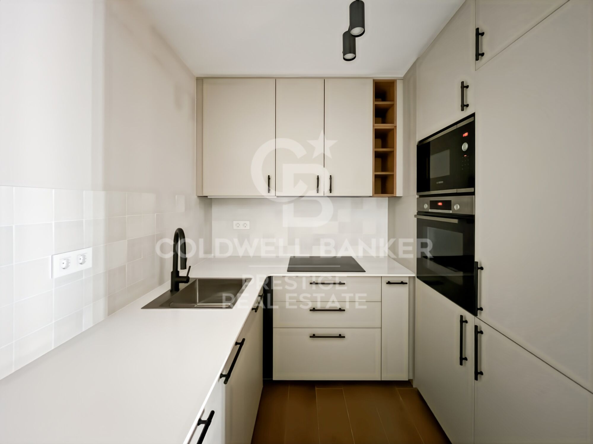 Brand-new, fully renovated penthouse in La Barceloneta