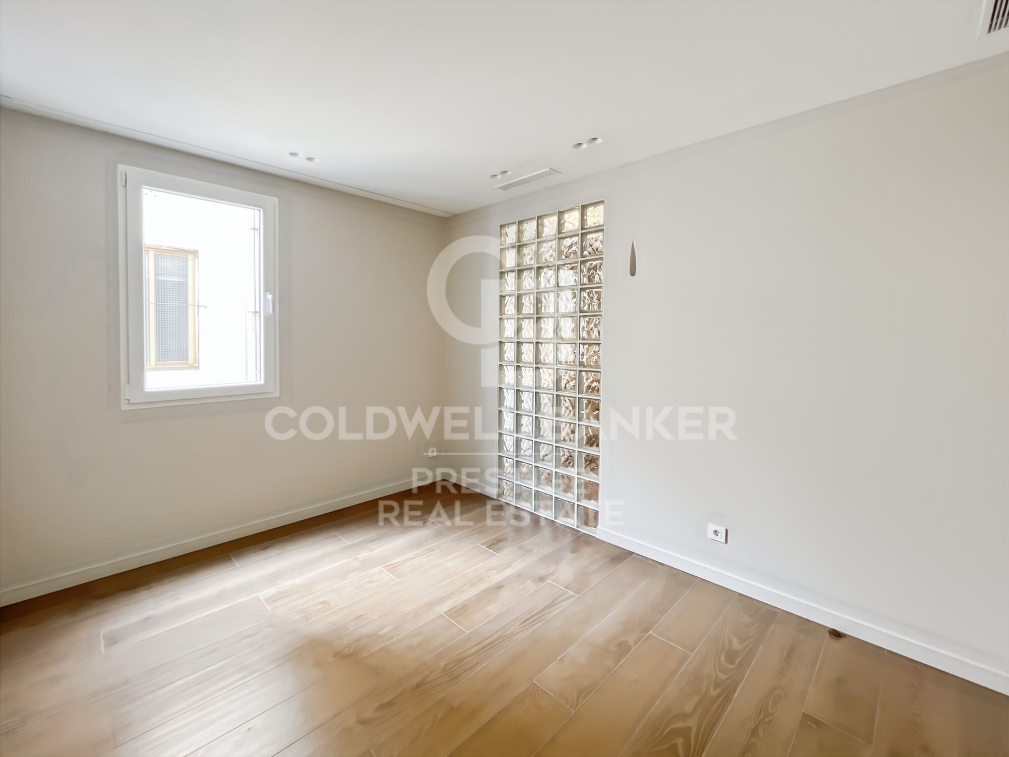 Brand-new, fully renovated penthouse in La Barceloneta
