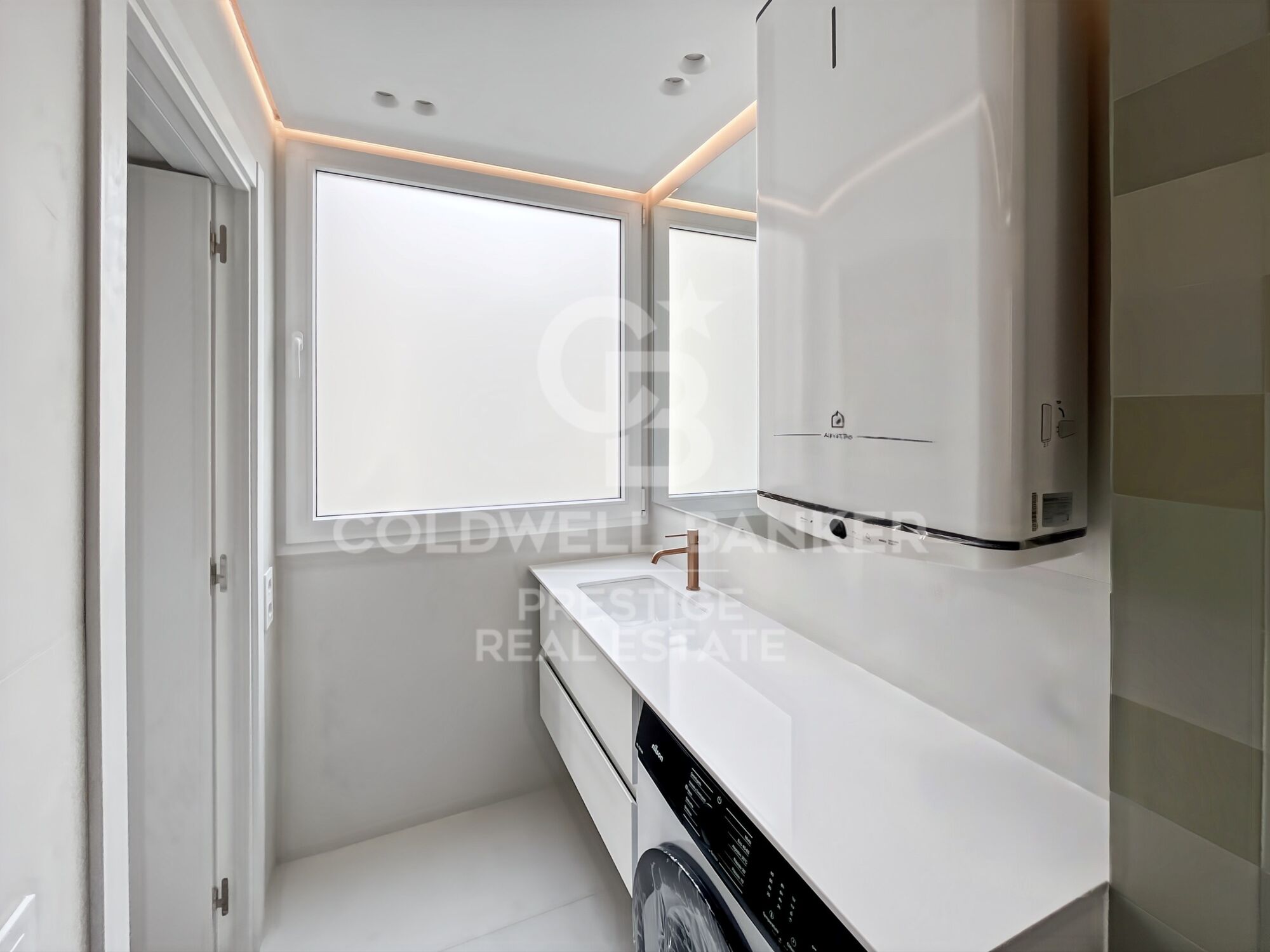 Brand-new, fully renovated penthouse in La Barceloneta