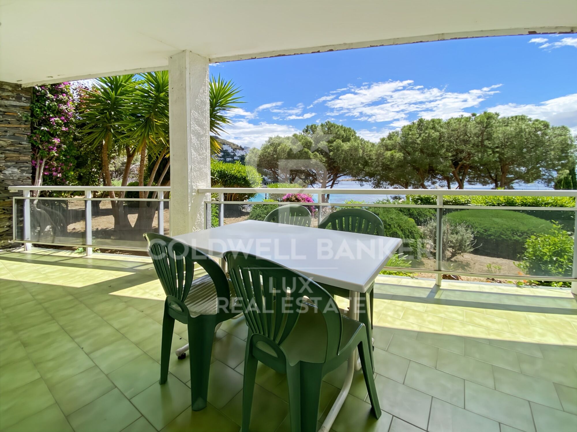 Wohnung mit Meerblick, eigenem Parkplatz und Keller, Strand von Canyelles-Roses