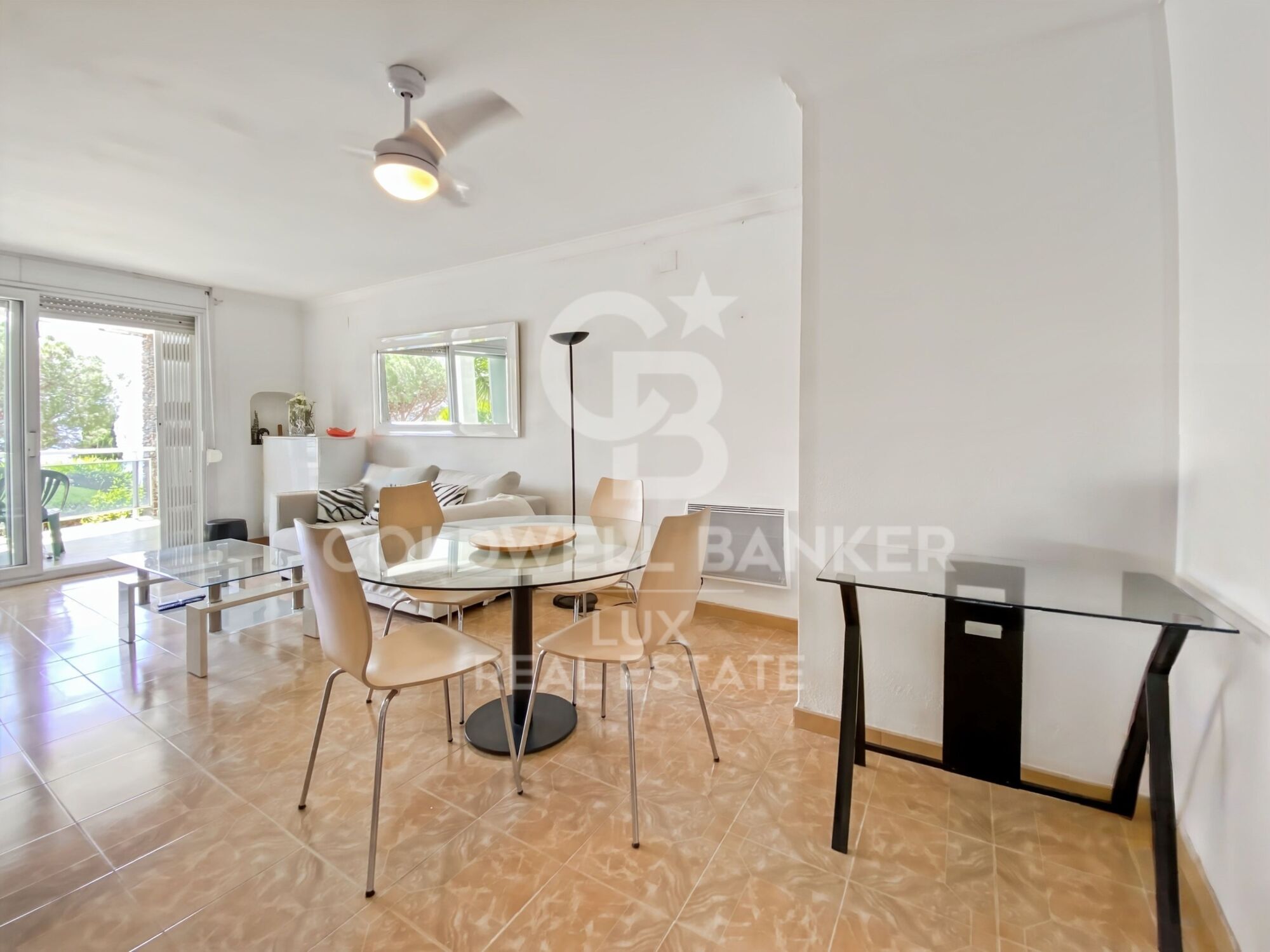 Piso con vistas al mar, aparcamiento y trastero privados, playa de Canyelles-Roses