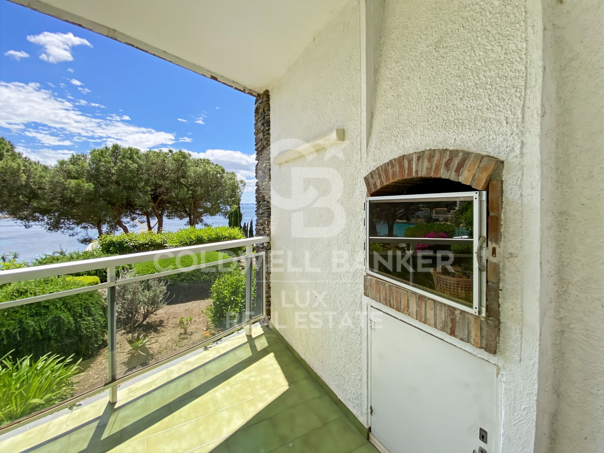 Piso con vistas al mar, aparcamiento y trastero privados, playa de Canyelles-Roses