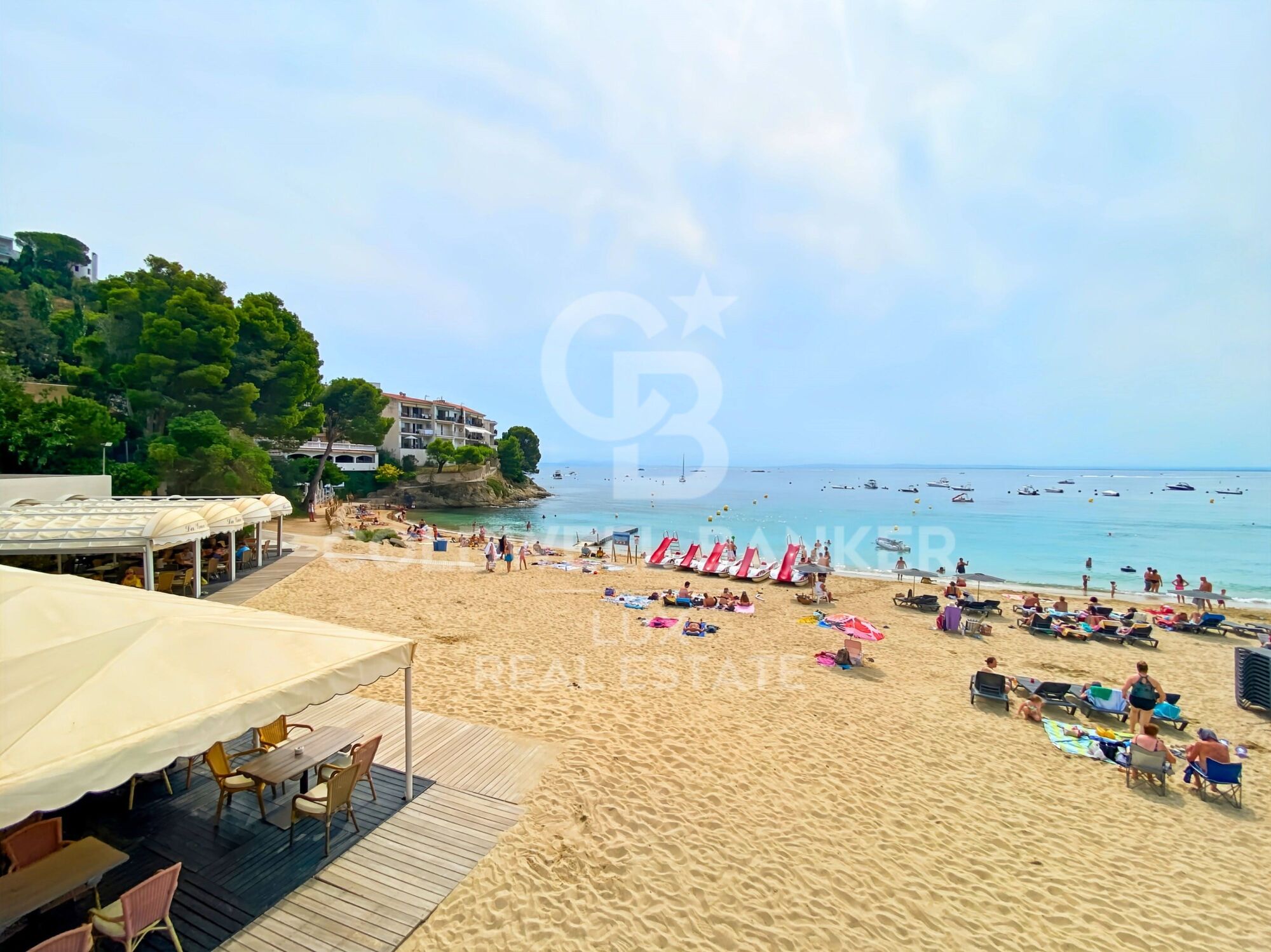Piso con vistas al mar, aparcamiento y trastero privados, playa de Canyelles-Roses