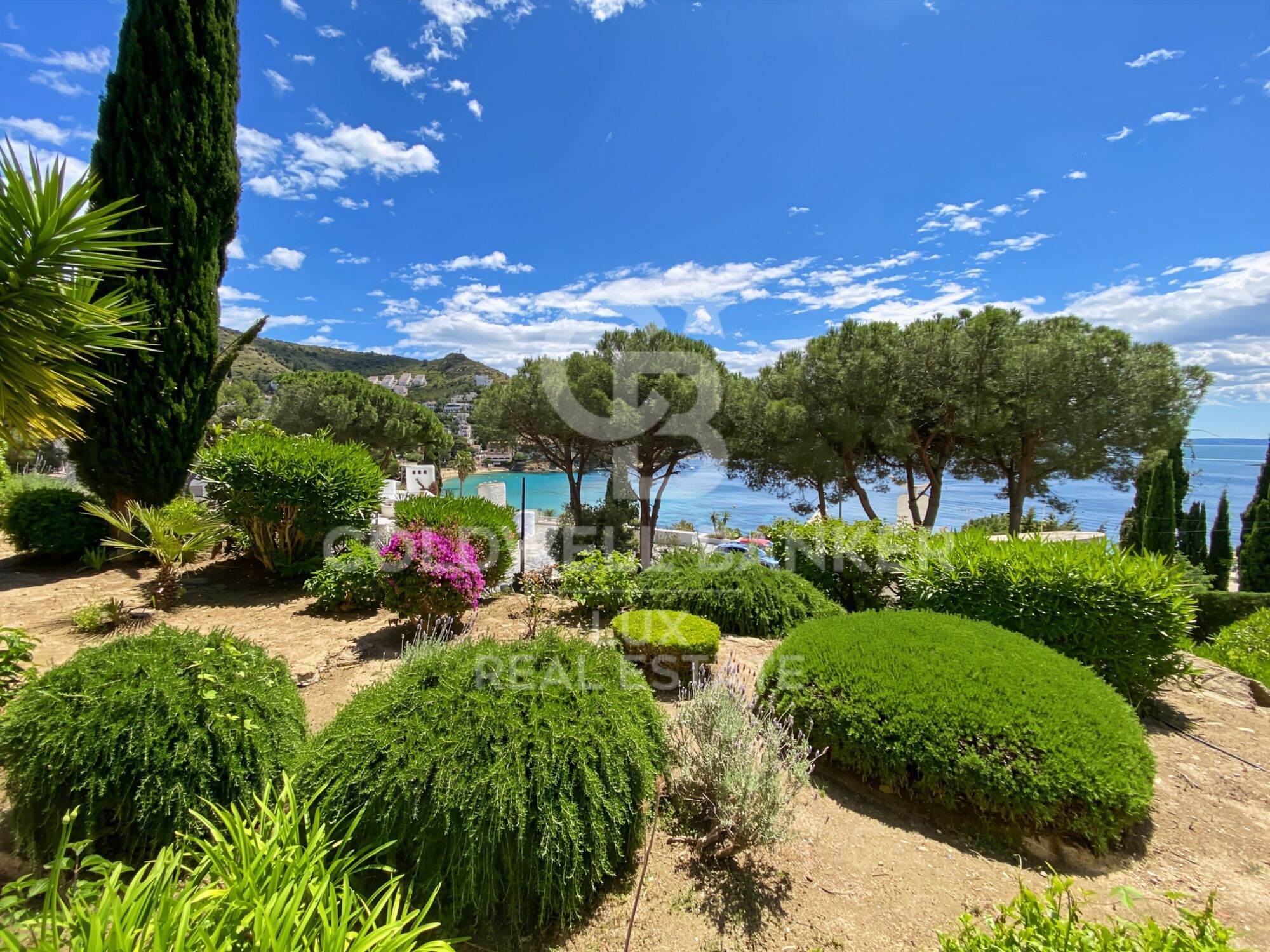 Piso con vistas al mar, aparcamiento y trastero privados, playa de Canyelles-Roses