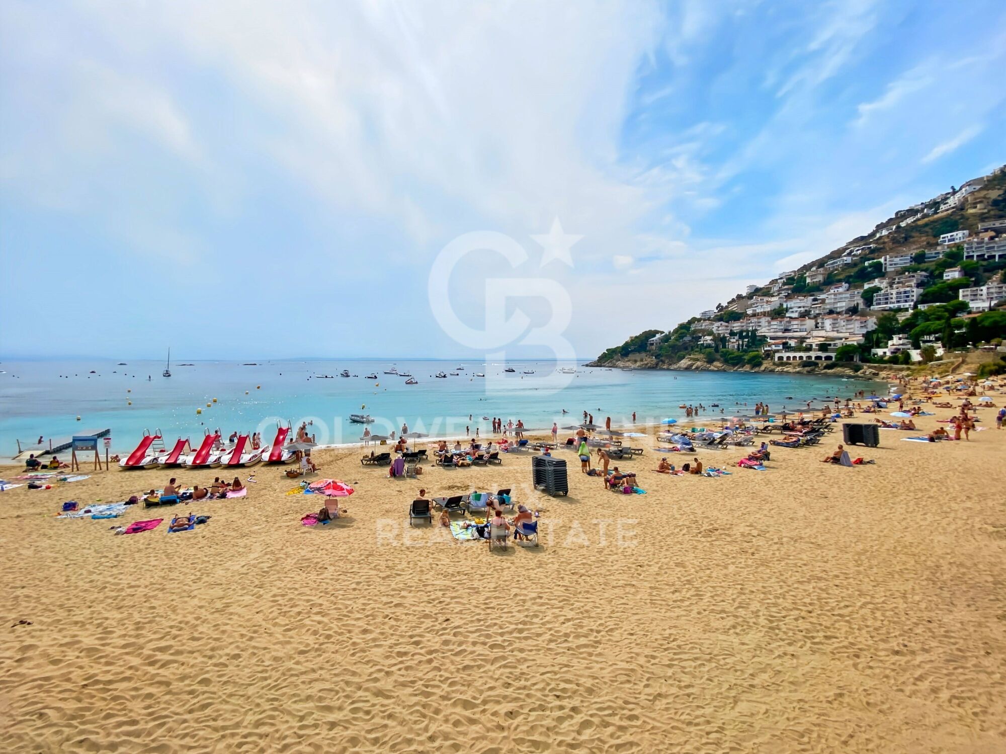 Piso con vistas al mar, aparcamiento y trastero privados, playa de Canyelles-Roses