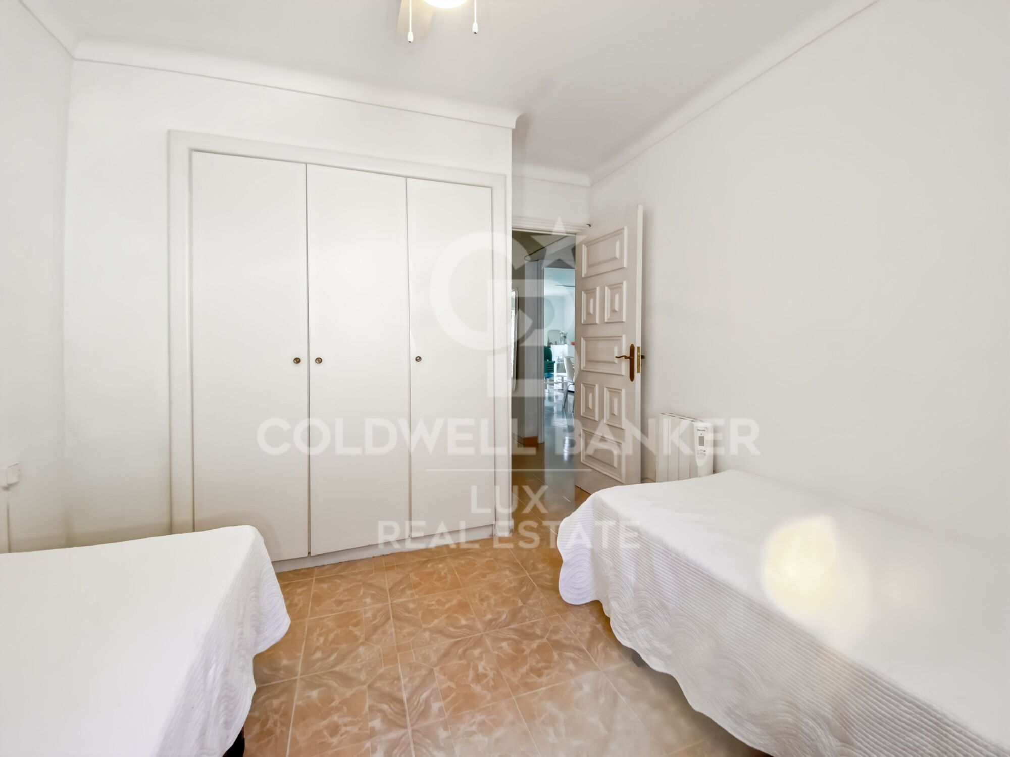 Piso con vistas al mar, aparcamiento y trastero privados, playa de Canyelles-Roses
