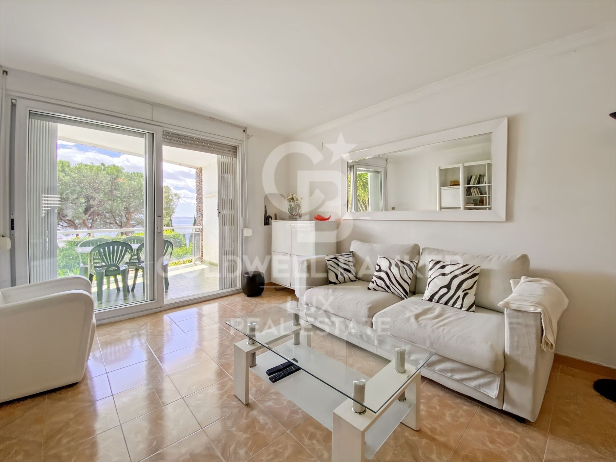 Piso con vistas al mar, aparcamiento y trastero privados, playa de Canyelles-Roses