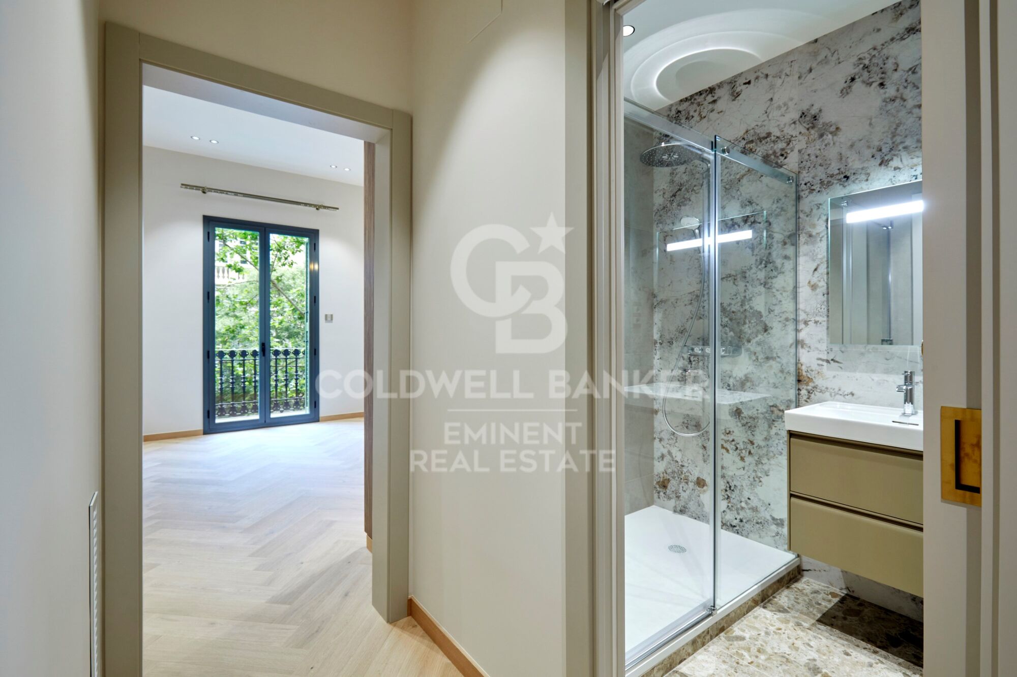 Espectacular piso a estrenar junto a Paseo de Gracia con terraza de 20m2