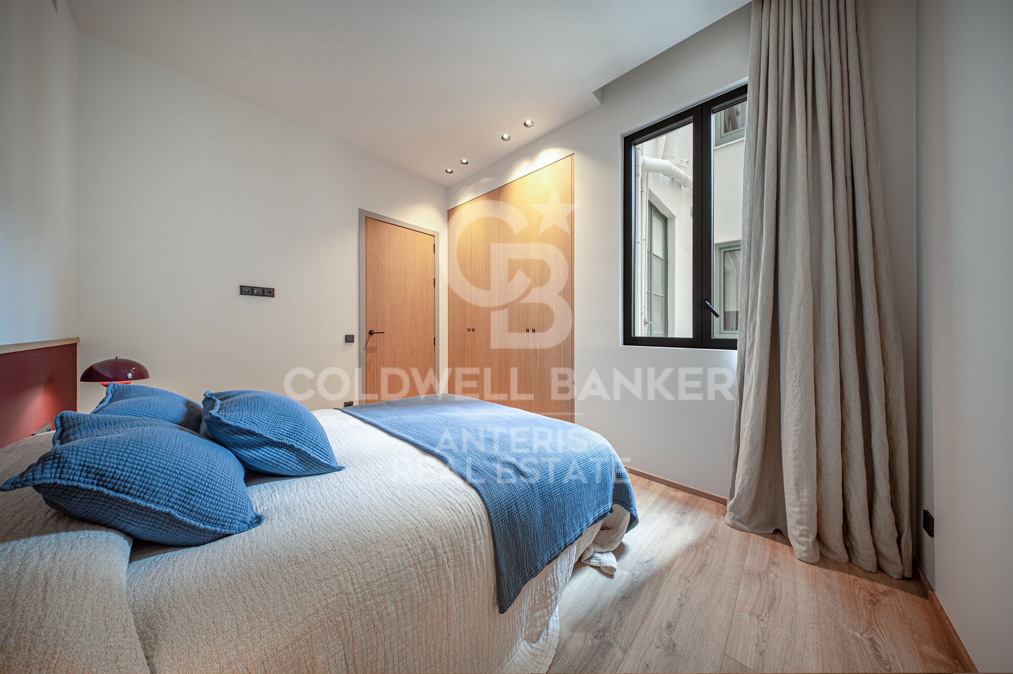 Piso en venta reformado a estrenar ubicado en el Quadrat d'Or con balcones y una pequeña terraza
