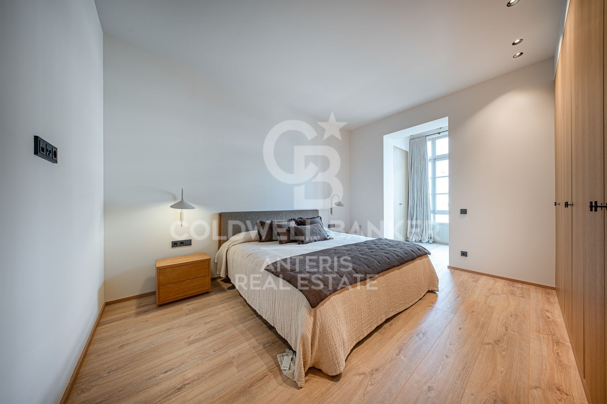 Piso en venta reformado a estrenar ubicado en el Quadrat d'Or con balcones y una pequeña terraza