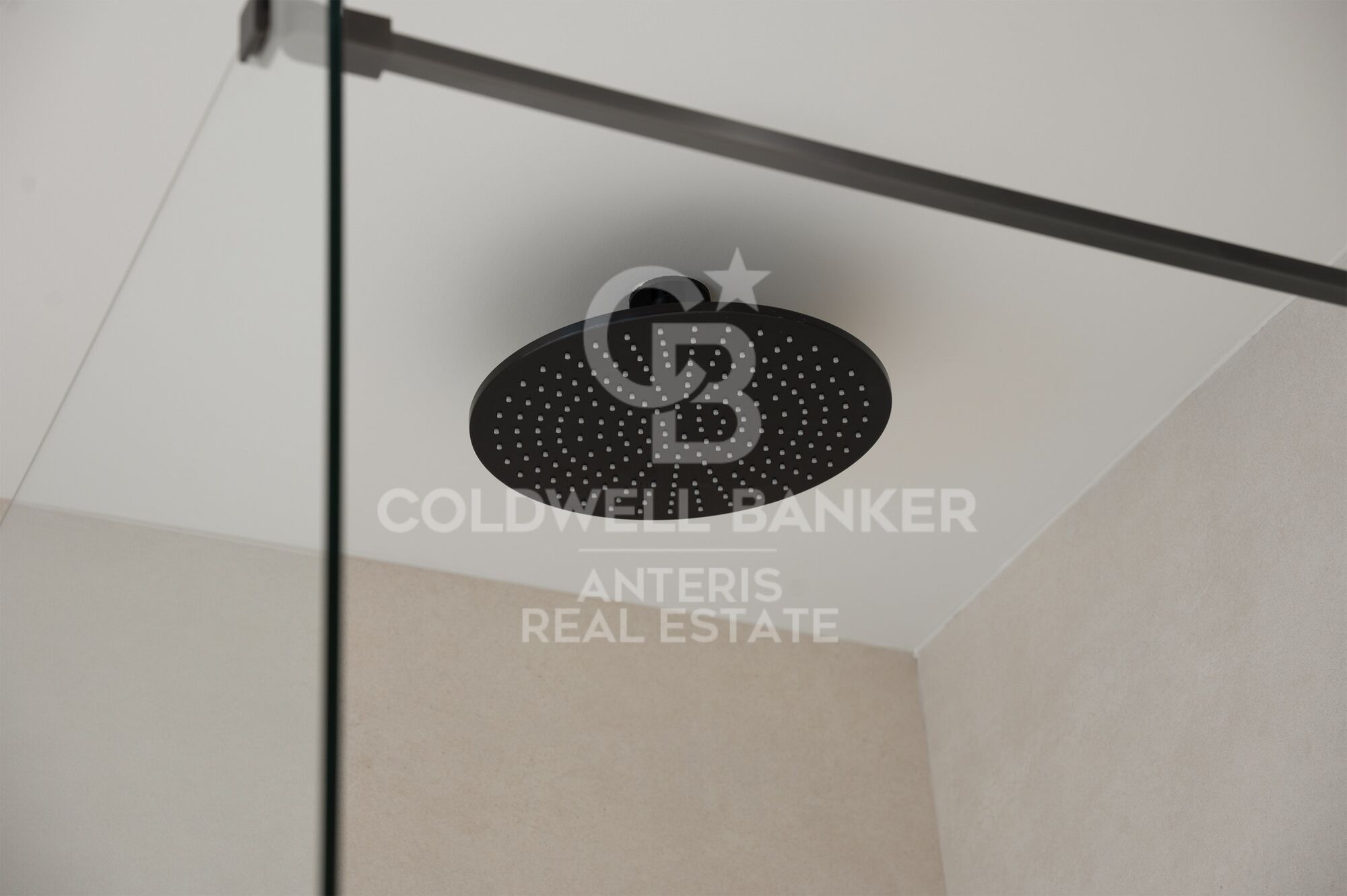 Piso en venta reformado a estrenar ubicado en el Quadrat d'Or con balcones y una pequeña terraza