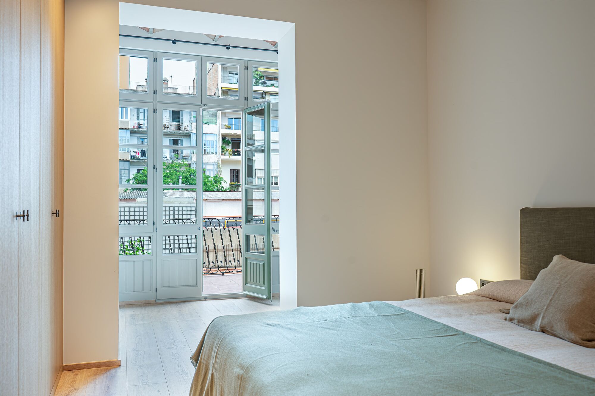 Piso en venta reformado a estrenar ubicado en el Quadrat d'Or con balcones y una pequeña terraza