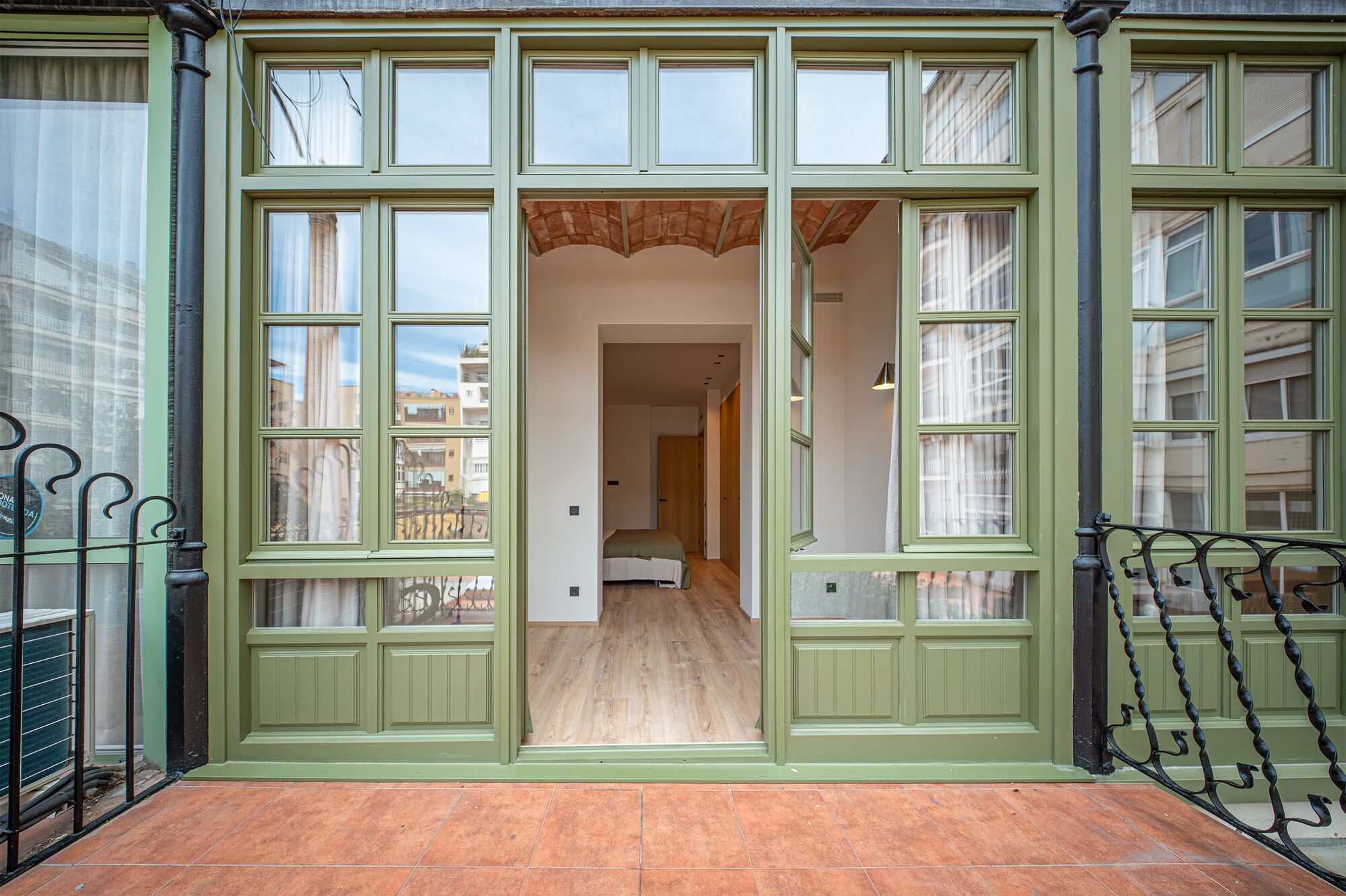 Piso en venta reformado a estrenar ubicado en el Quadrat d'Or con balcones y una pequeña terraza