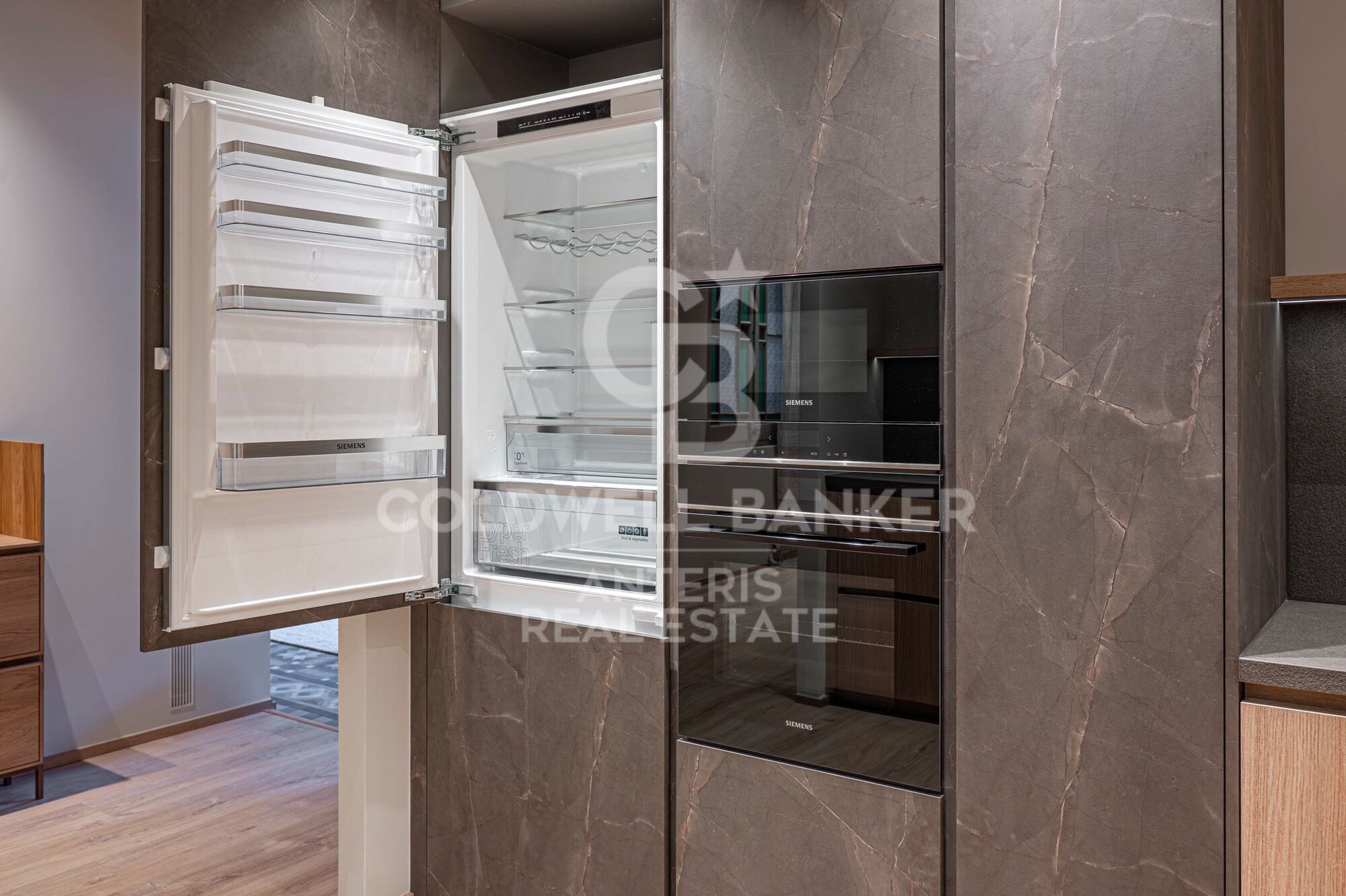 Brand-new renovated apartment for sale located in the Quadrat d'Or featuring traditional Eixample balconies