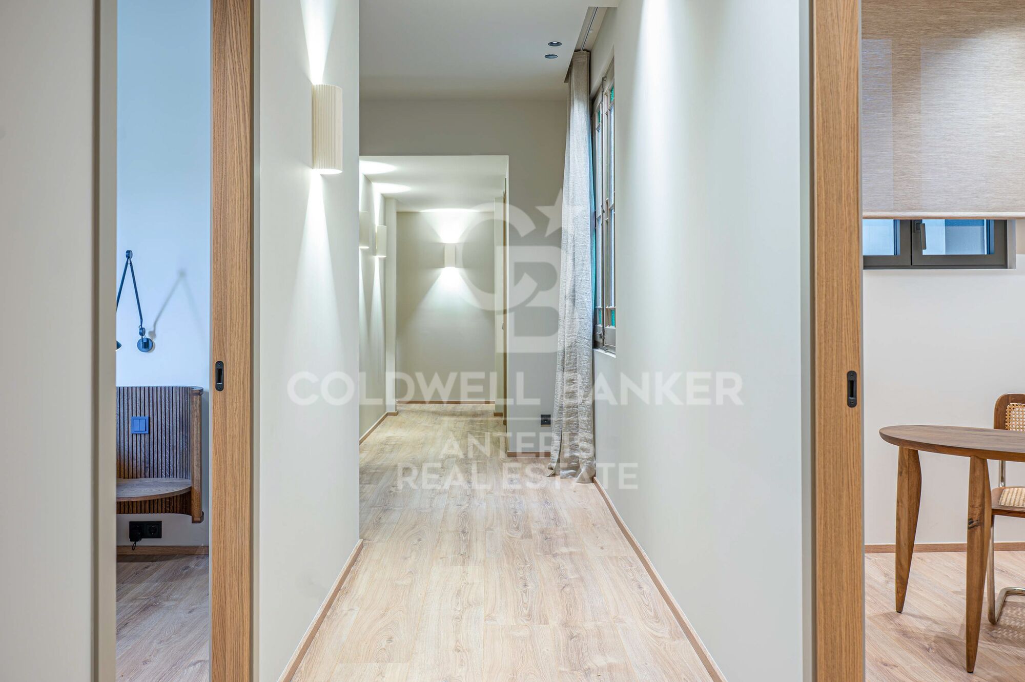Brand-new renovated apartment for sale located in the Quadrat d'Or featuring traditional Eixample balconies