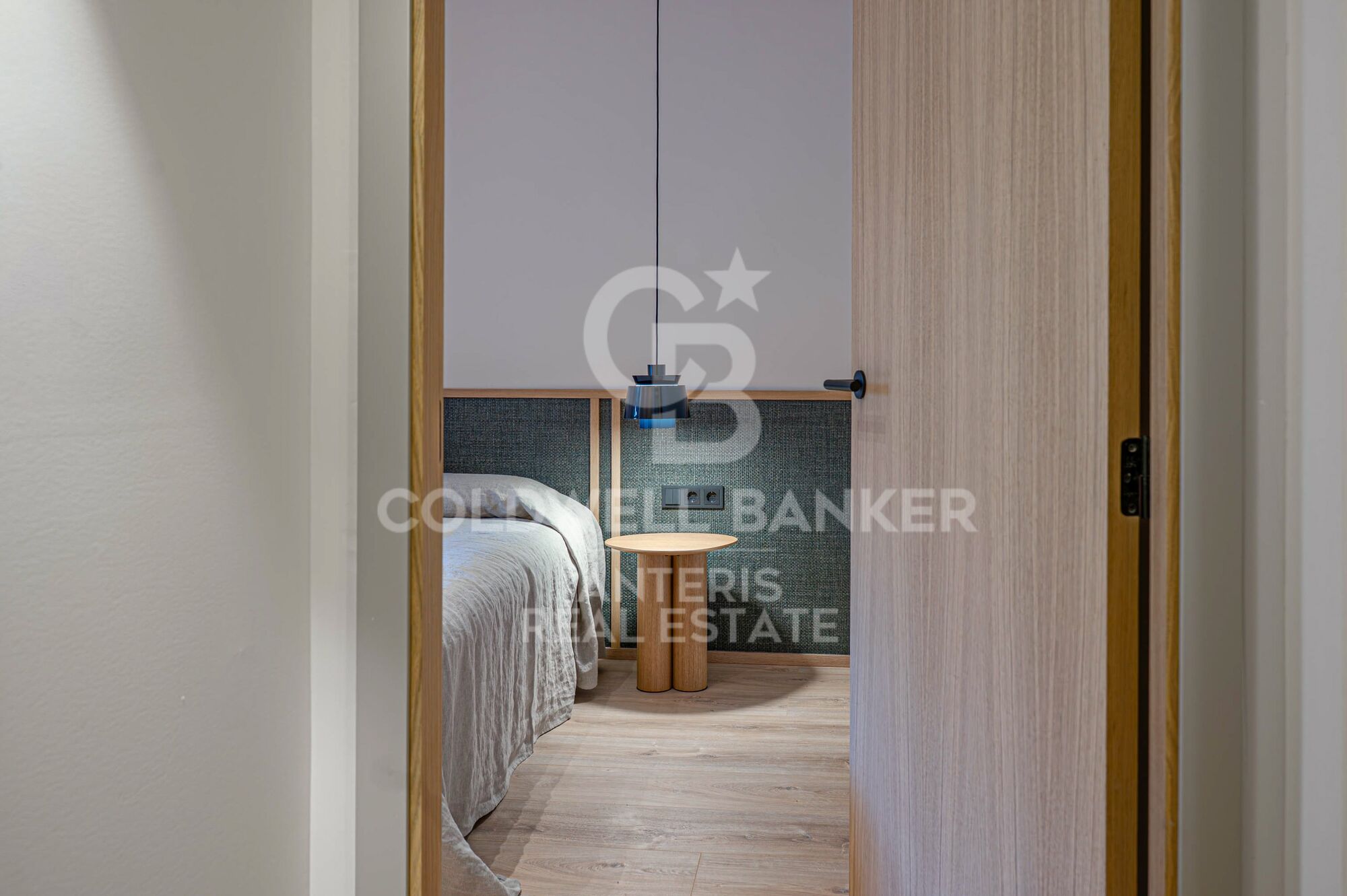 Brand-new renovated apartment for sale located in the Quadrat d'Or featuring traditional Eixample balconies