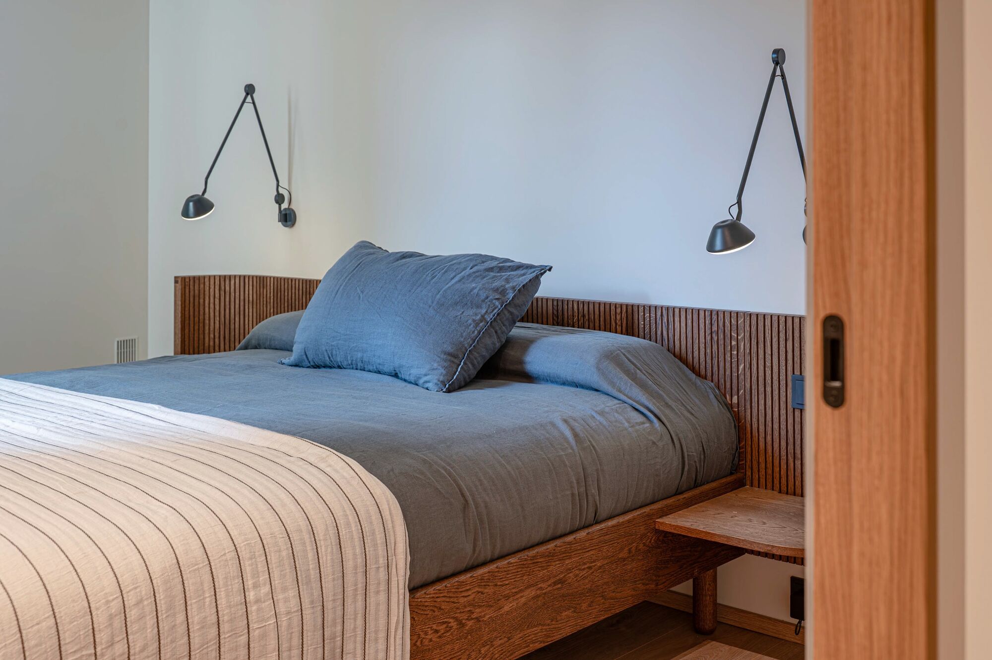 Brand-new renovated apartment for sale located in the Quadrat d'Or featuring traditional Eixample balconies