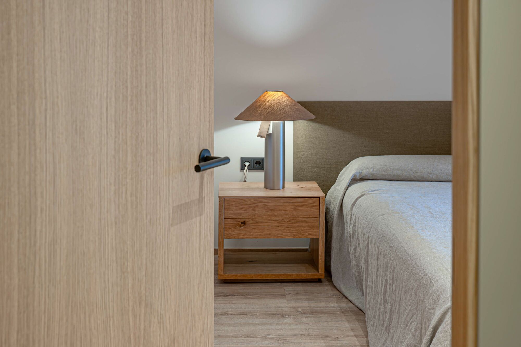 Brand-new renovated apartment for sale located in the Quadrat d'Or featuring traditional Eixample balconies