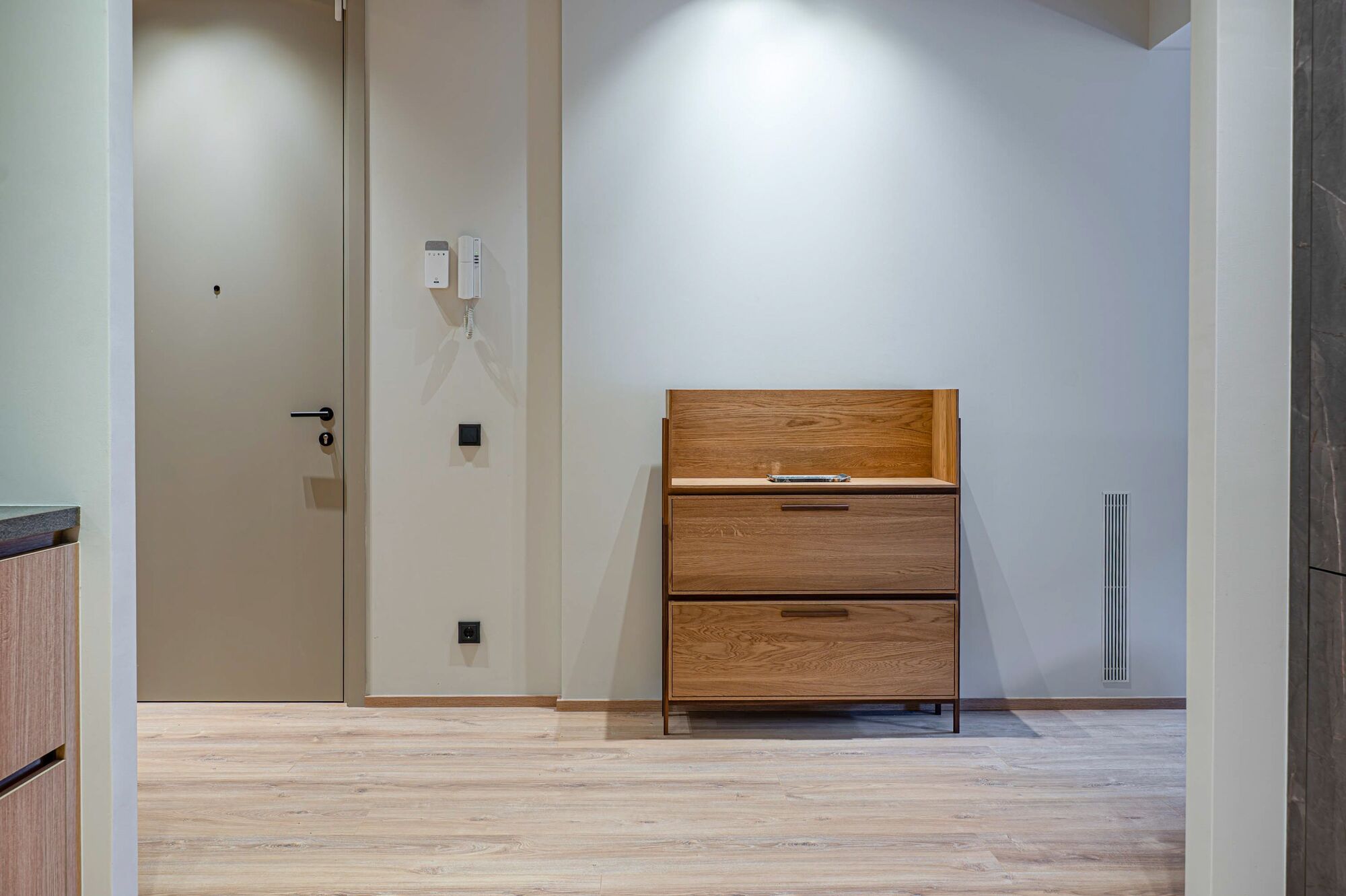 Brand-new renovated apartment for sale located in the Quadrat d'Or featuring traditional Eixample balconies