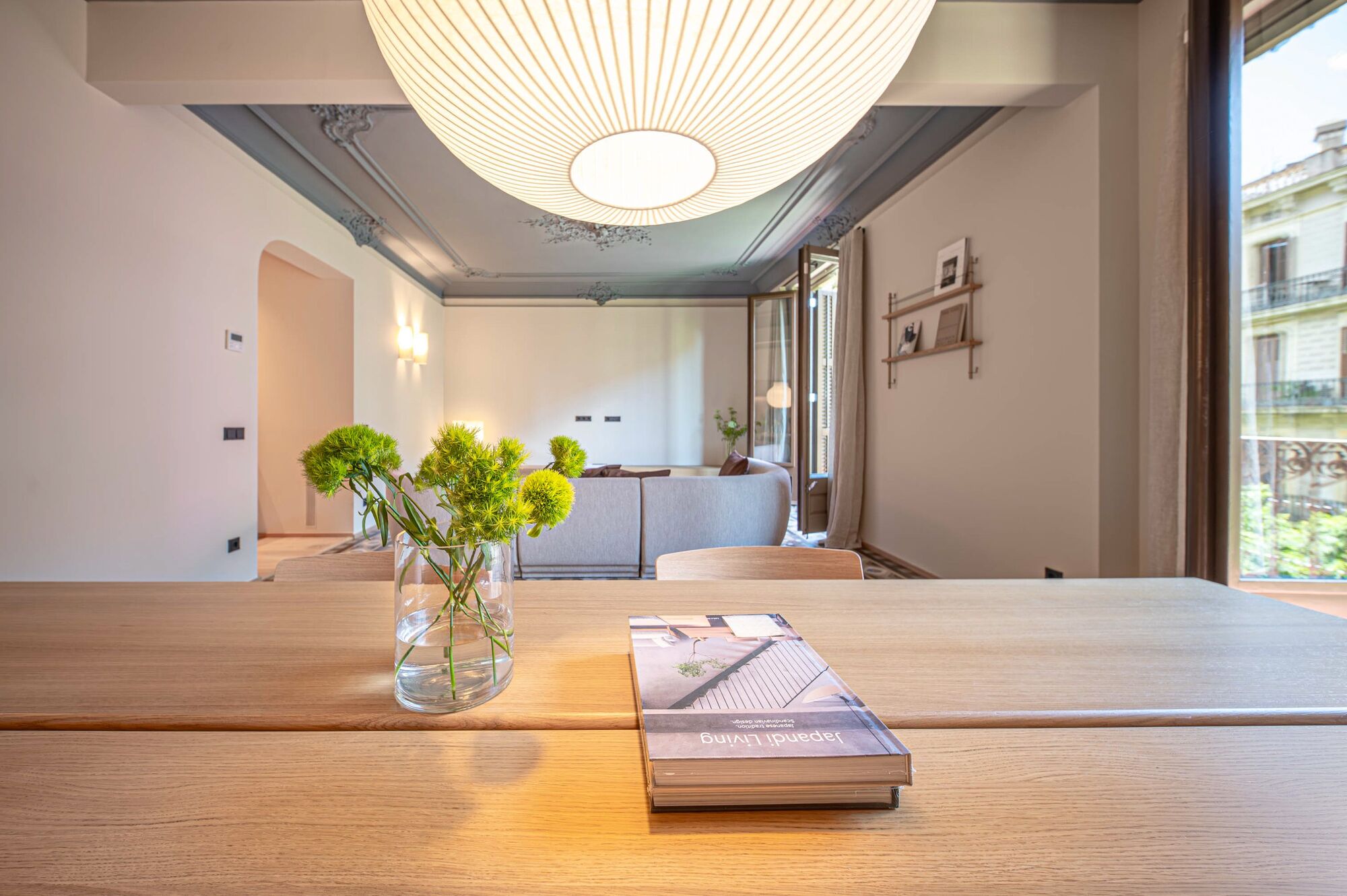 Brand-new renovated apartment for sale located in the Quadrat d'Or featuring traditional Eixample balconies