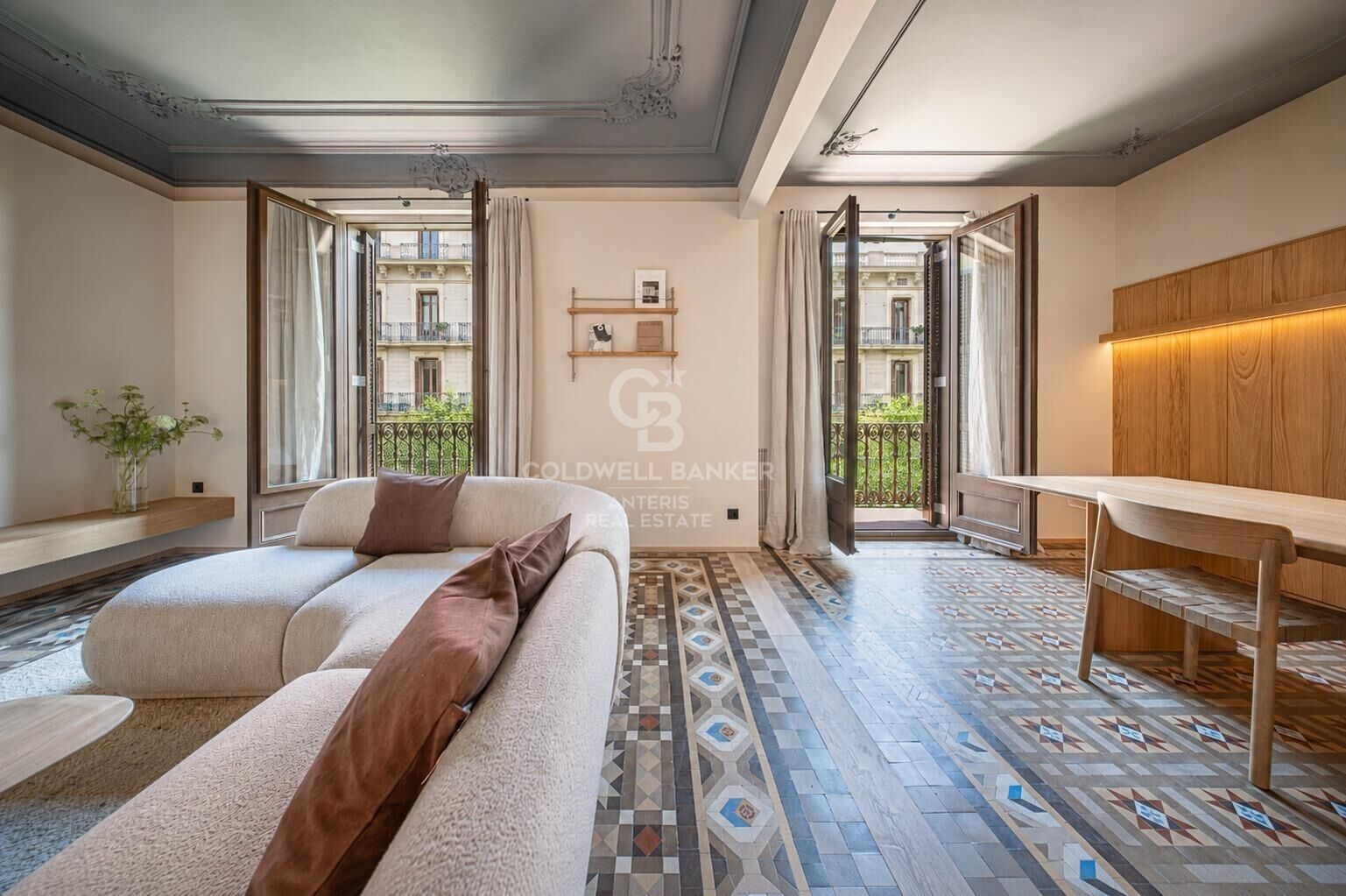 Piso en venta reformado a estrenar ubicado en el Quadrat d'Or con balcones típicos del Eixample