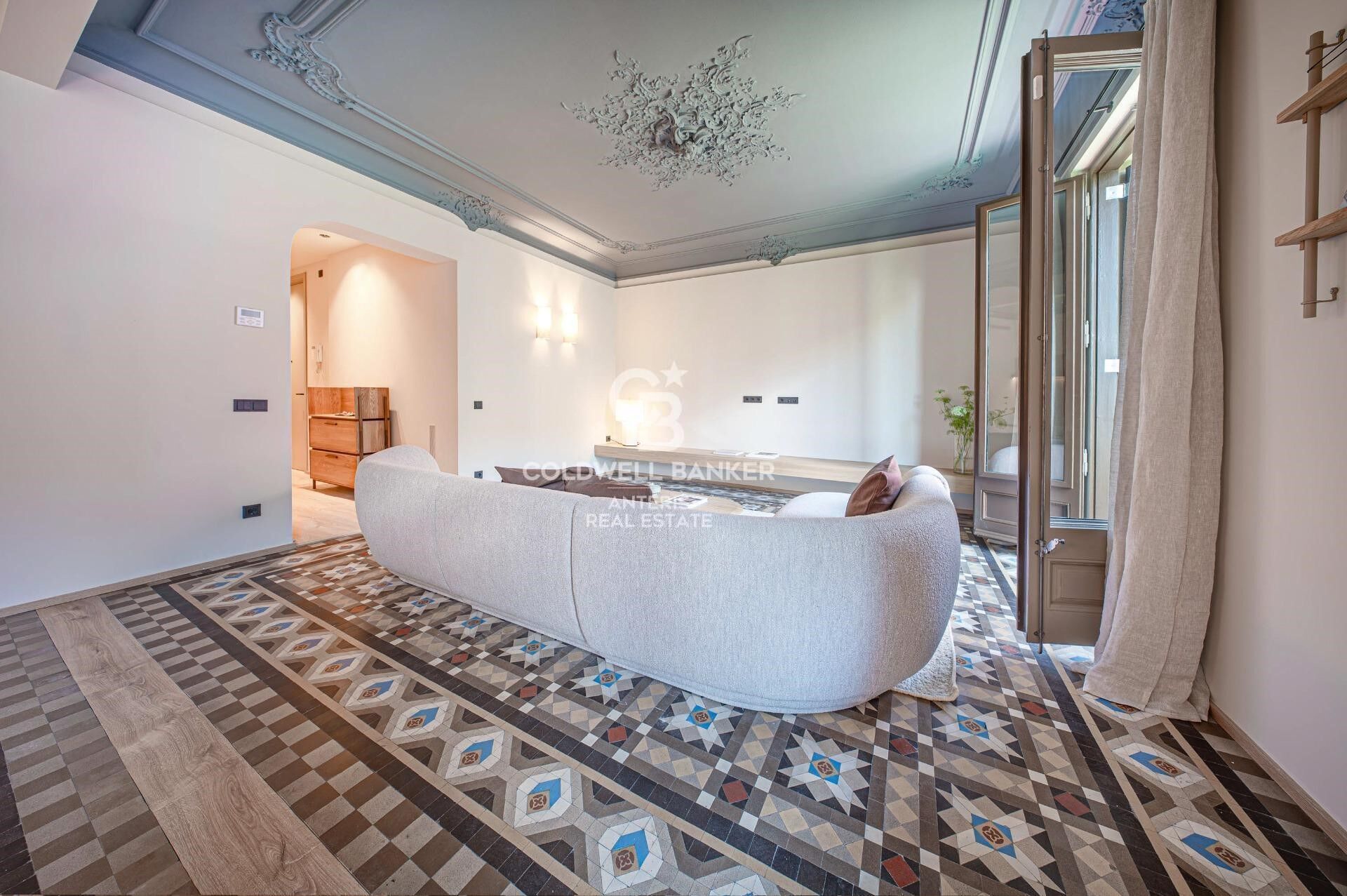 Piso en venta reformado a estrenar ubicado en el Quadrat d'Or con balcones típicos del Eixample