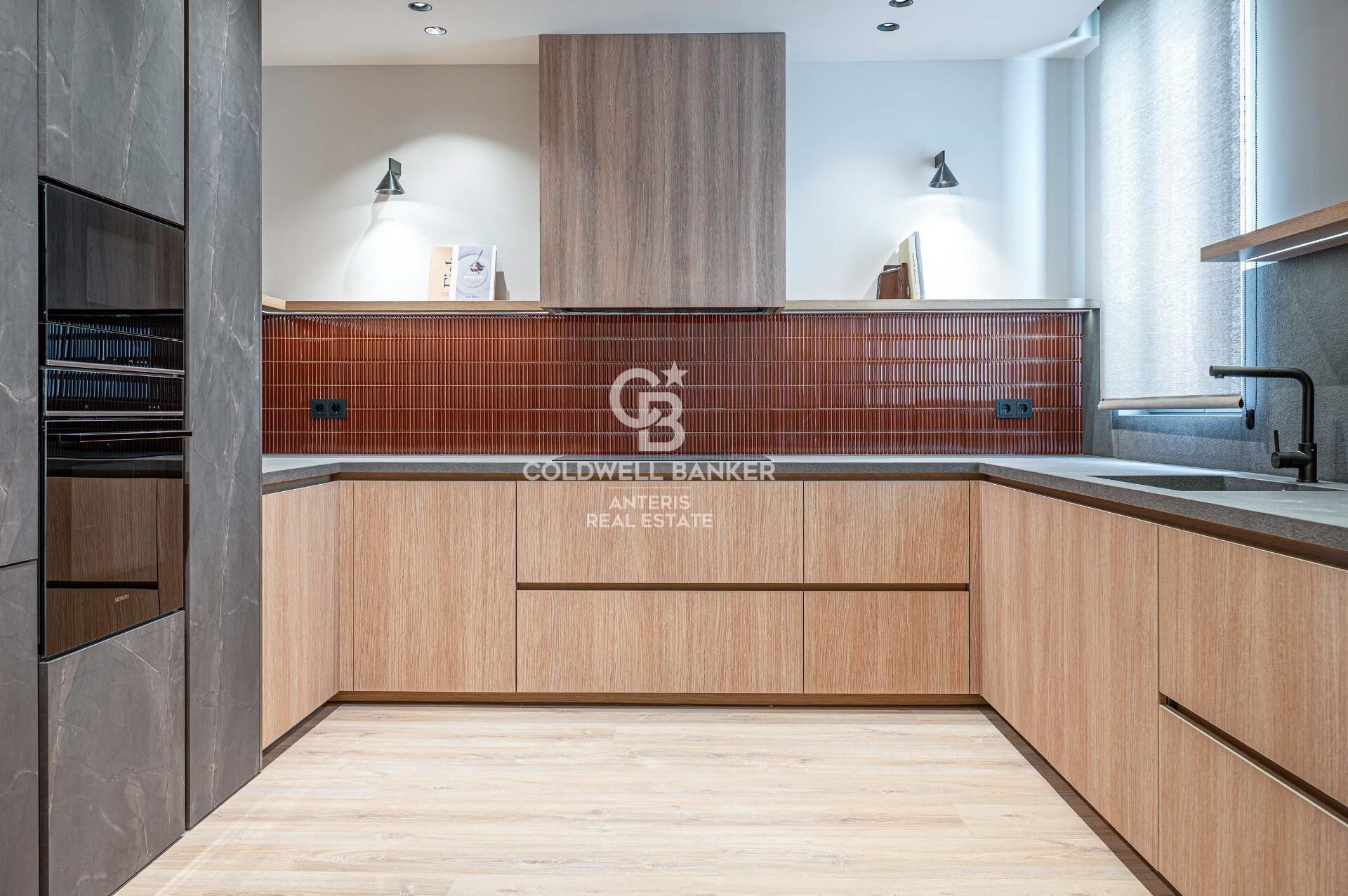 Piso en venta reformado a estrenar ubicado en el Quadrat d'Or con balcones típicos del Eixample