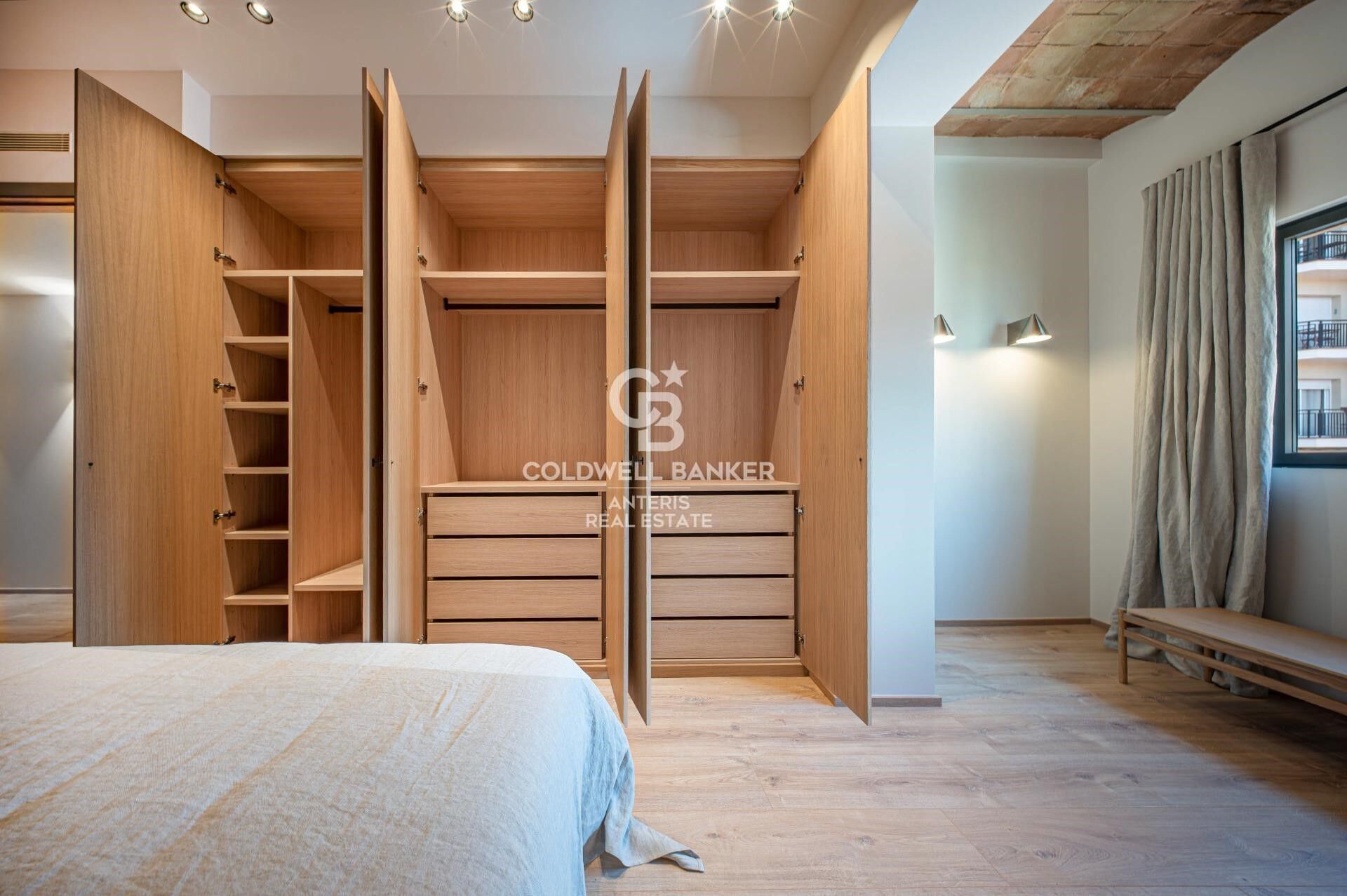 Piso en venta reformado a estrenar ubicado en el Quadrat d'Or con balcones típicos del Eixample